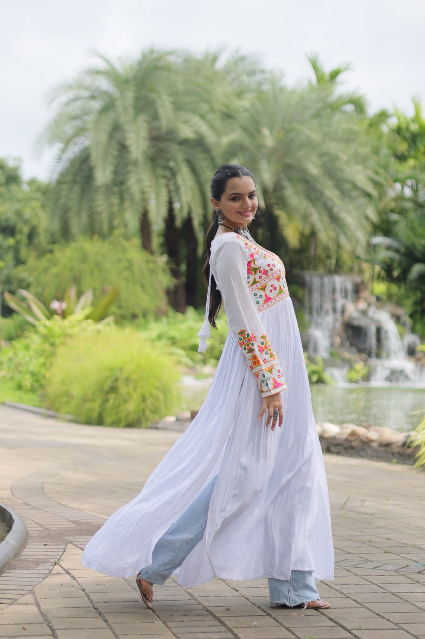 ClothsVilla White Designer Printed Kurti – Women's - view 3