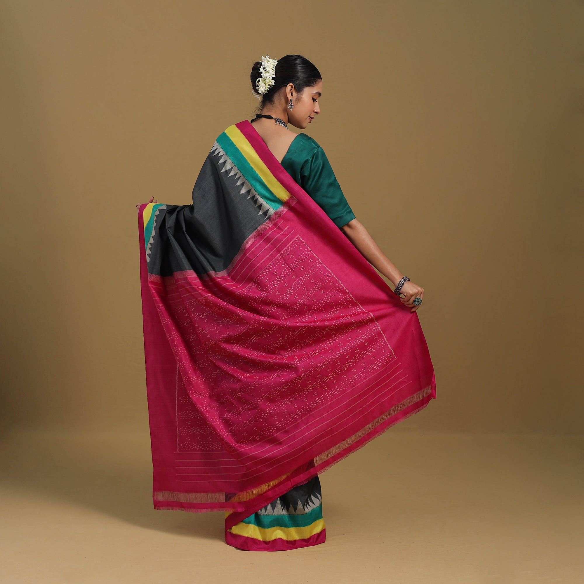 POCHAMPALLY IKAT WEAVES BY GOVARDHAN Black - Handspun Handloom Tussar Silk Pochampally Ikat Saree 01 - view 2