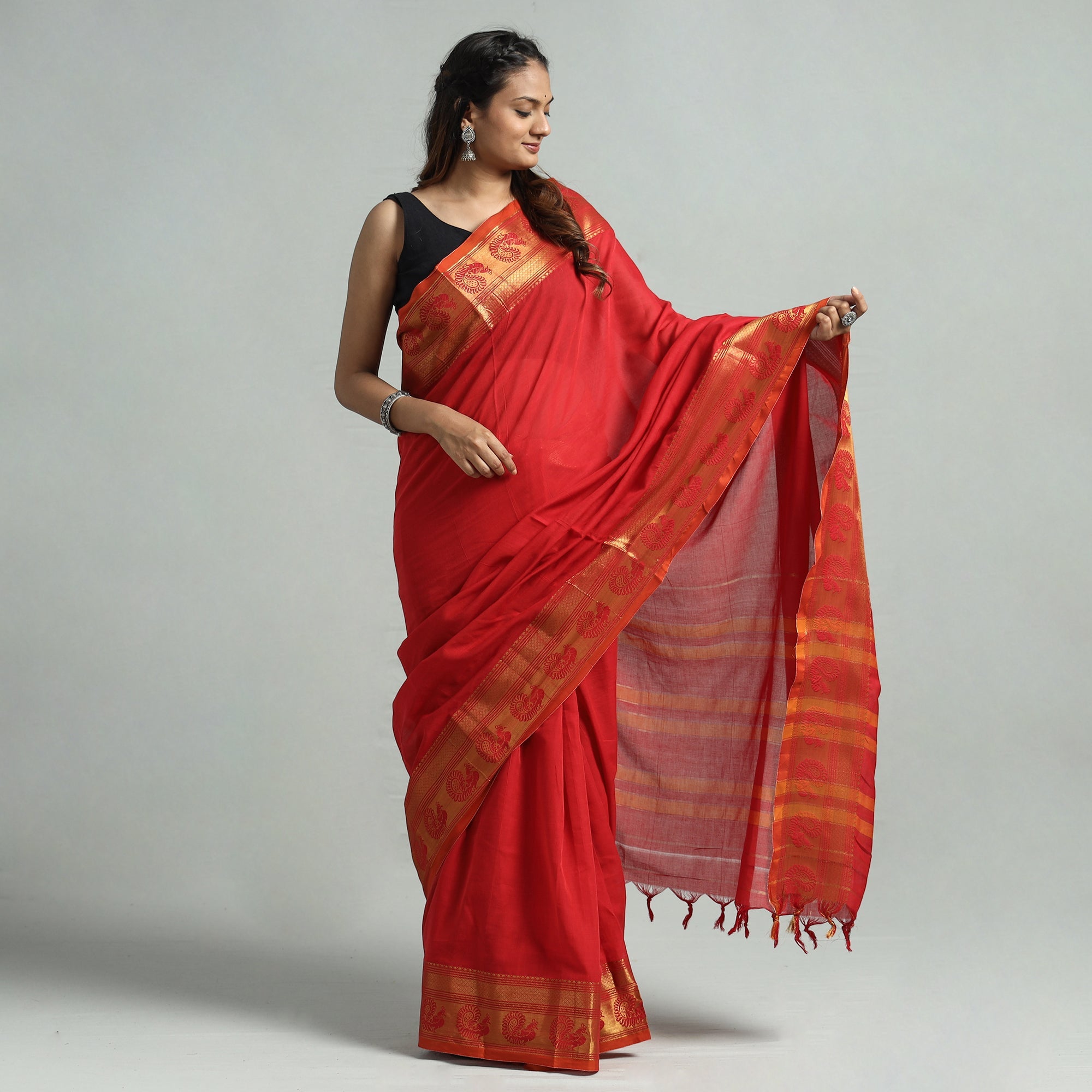SOUTH KARGHA Red - Dharwad Cotton Saree with Zari Border - view 2