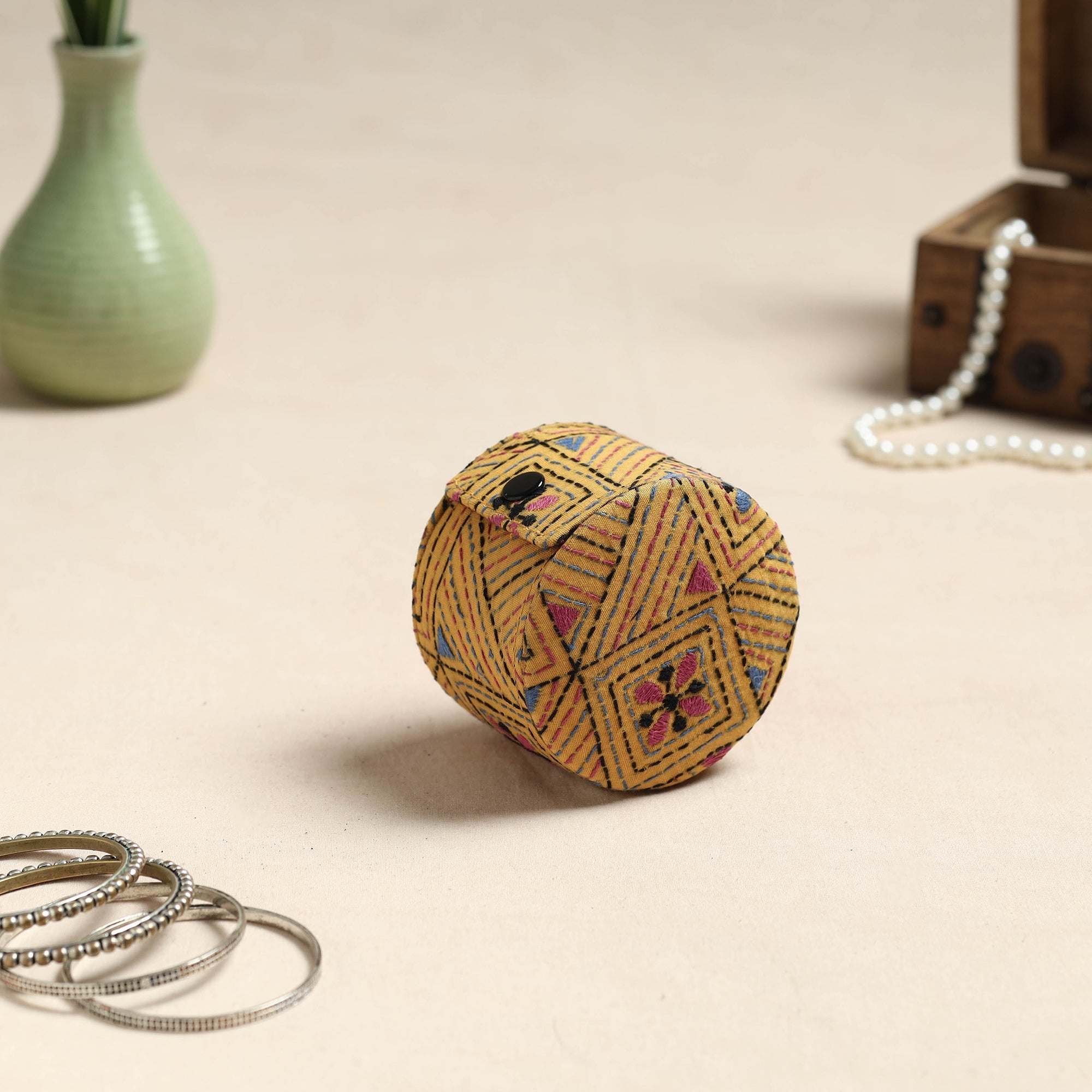 ASALKAAR Bengal Kantha Work Handcrafted Bangle Box (Small) - view 2