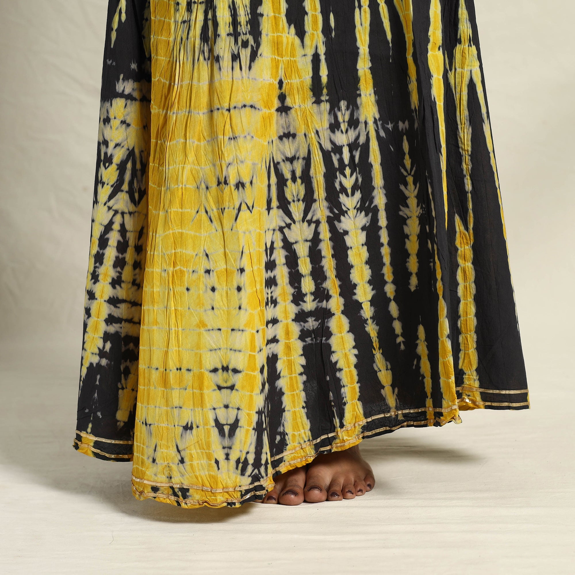 ARTISAN HAND BLOCK PRINTS Black - Cotton Long Shibori Tie-Dye Skirt 07 - view 5