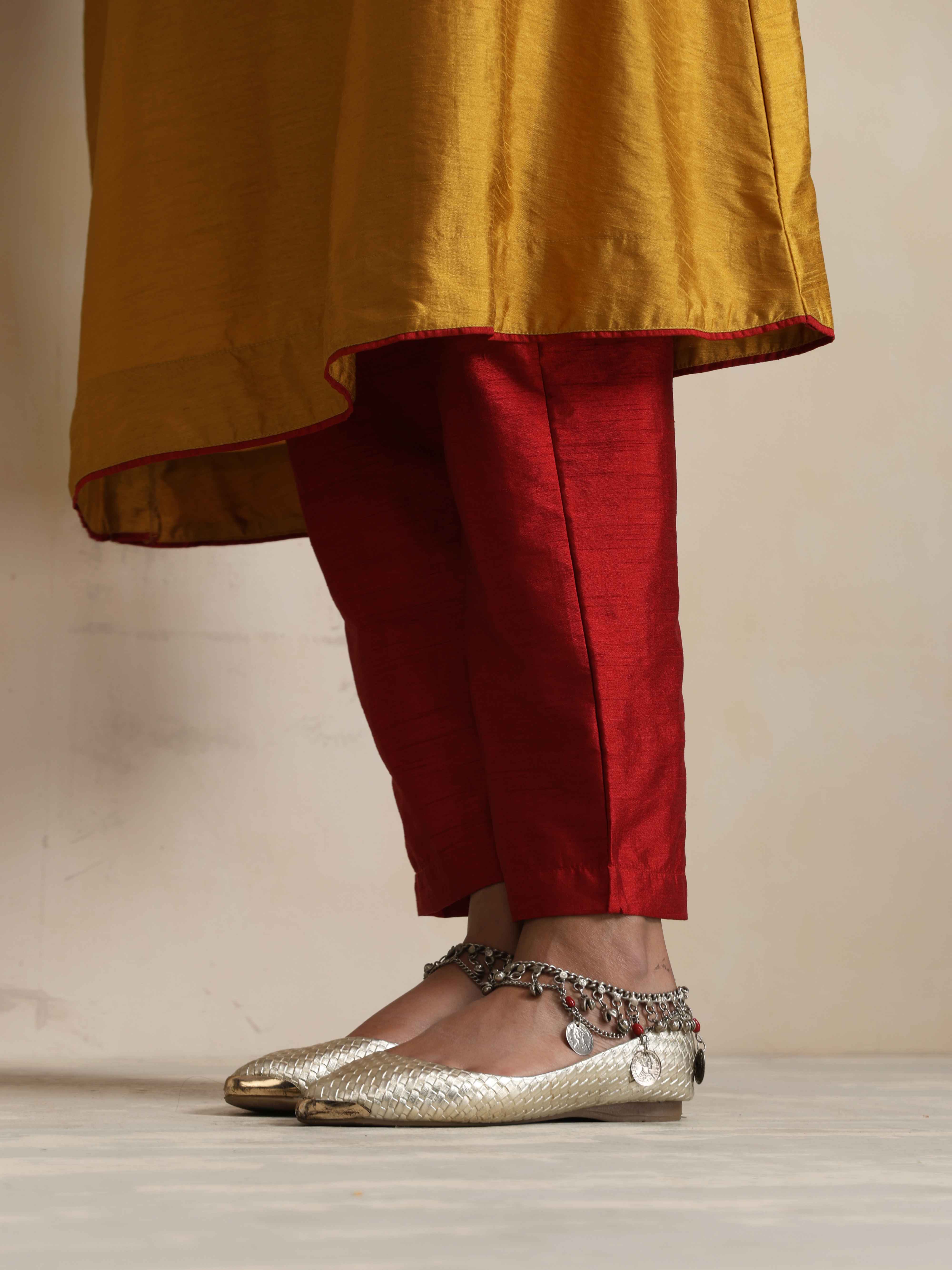 trueBrowns Gold Silk Kurta Set - view 10