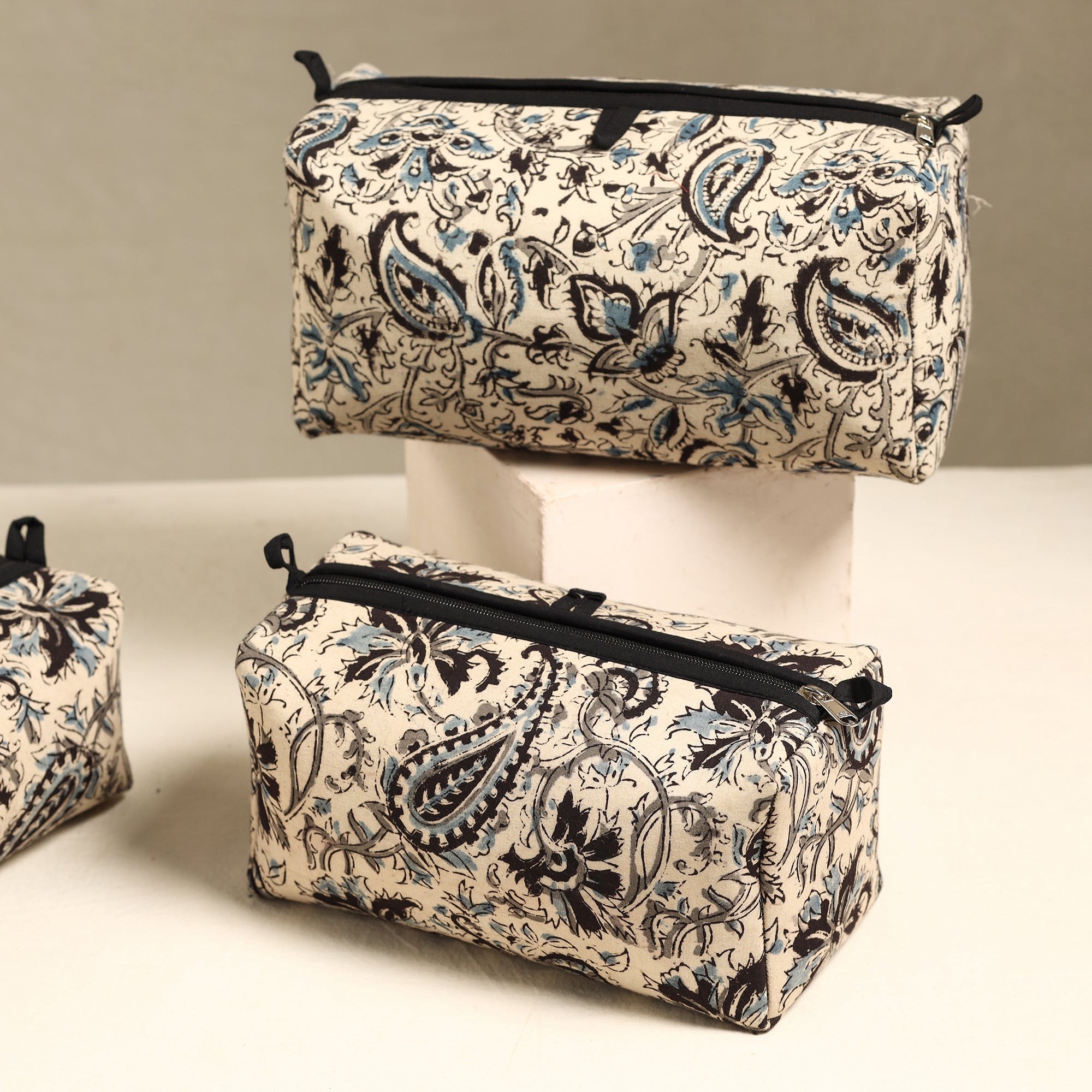 ITOKRI CRAFTS INITIATIVE Beige - Handmade Cotton Toiletry Bags (Set of 3) 04 - view 2
