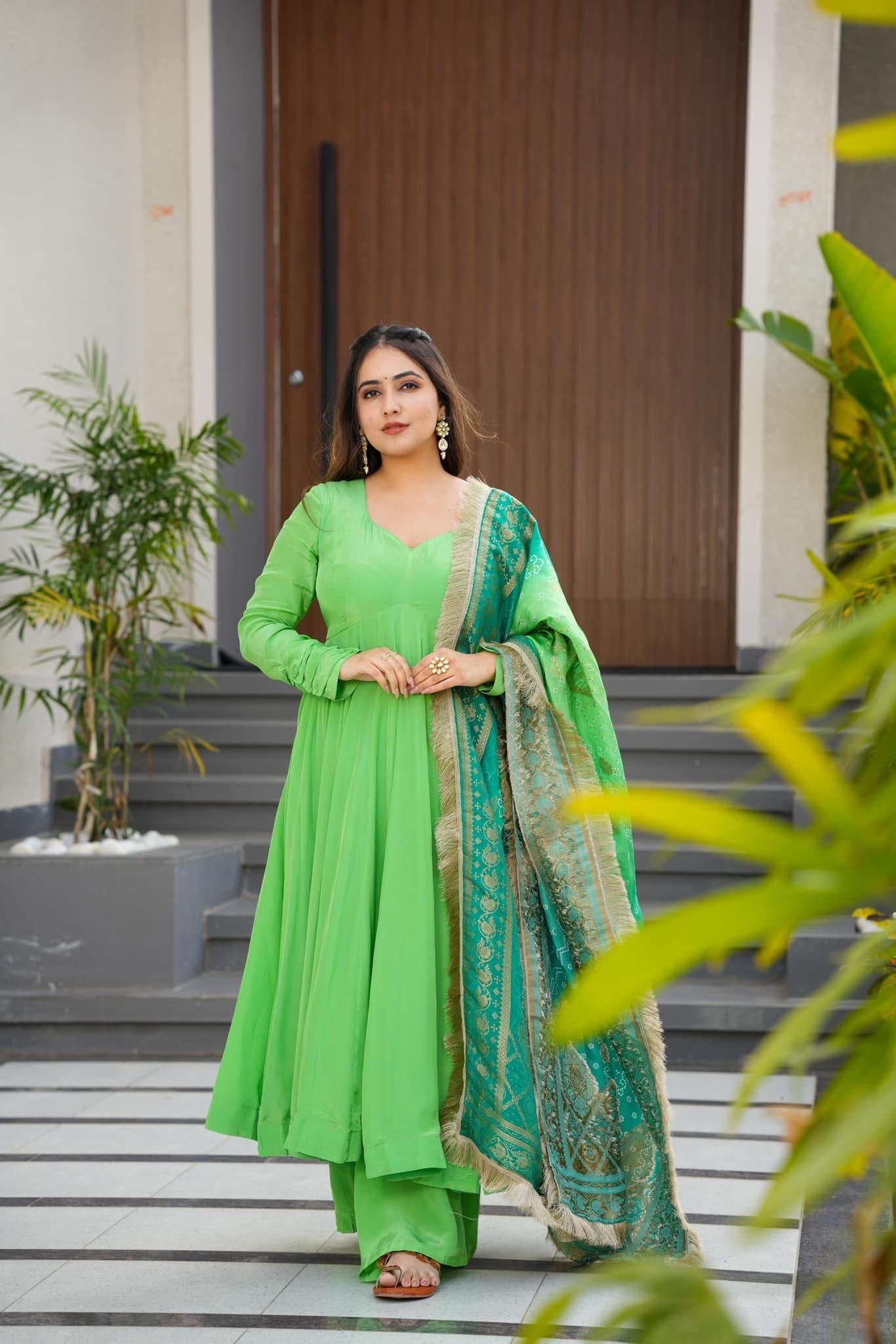 Idaho-o Zainab green crepe suit set
