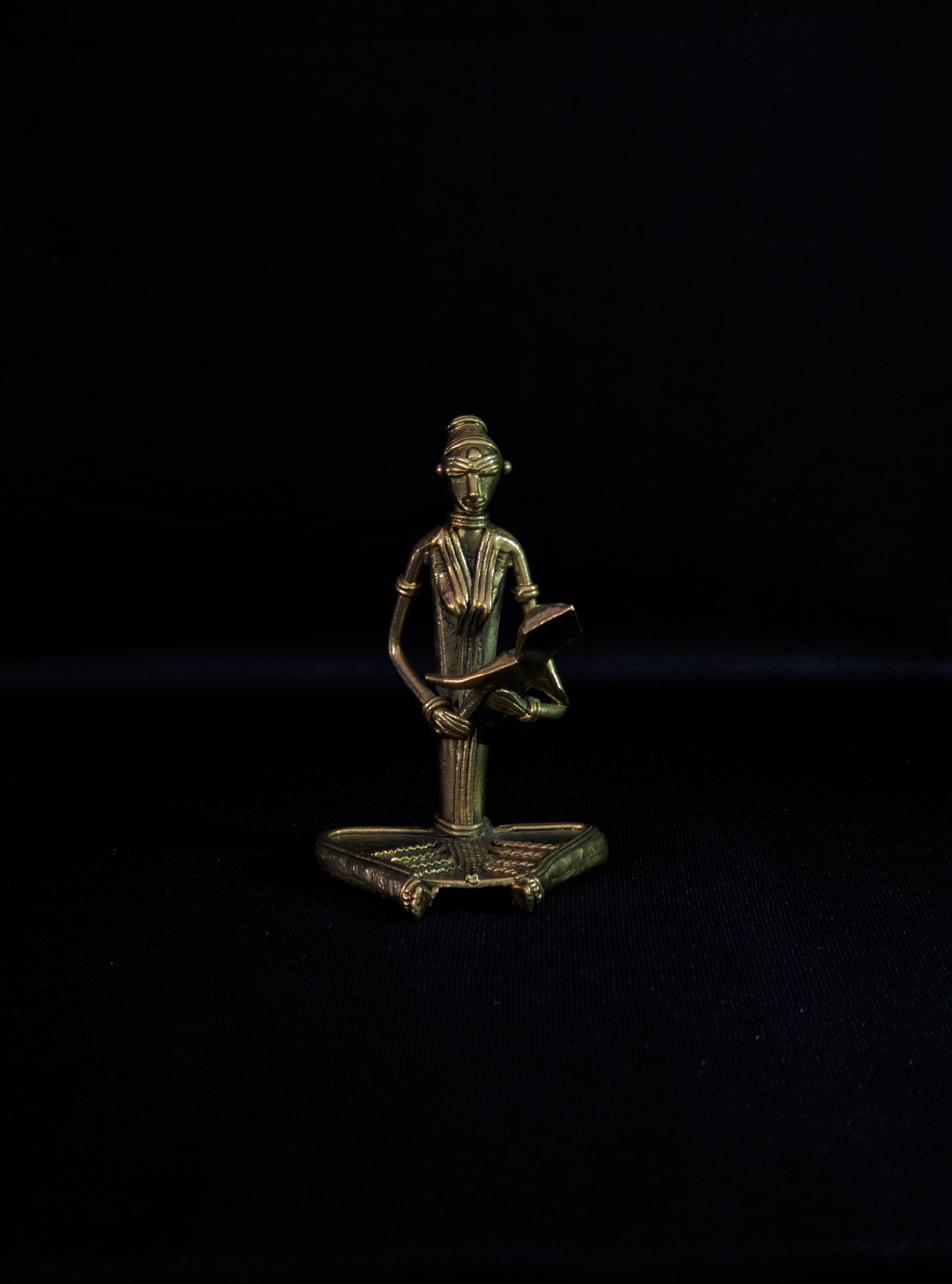IndianVillèz Handmade Dhokra Siting Mother & Child