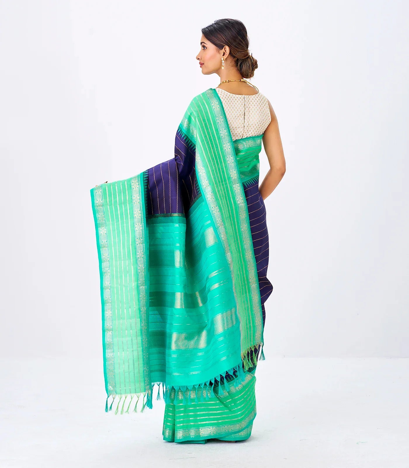 RmKV Navy Blue Handloom Kanchipuram Korvai Silk Saree With Bledari Stripes - view 3