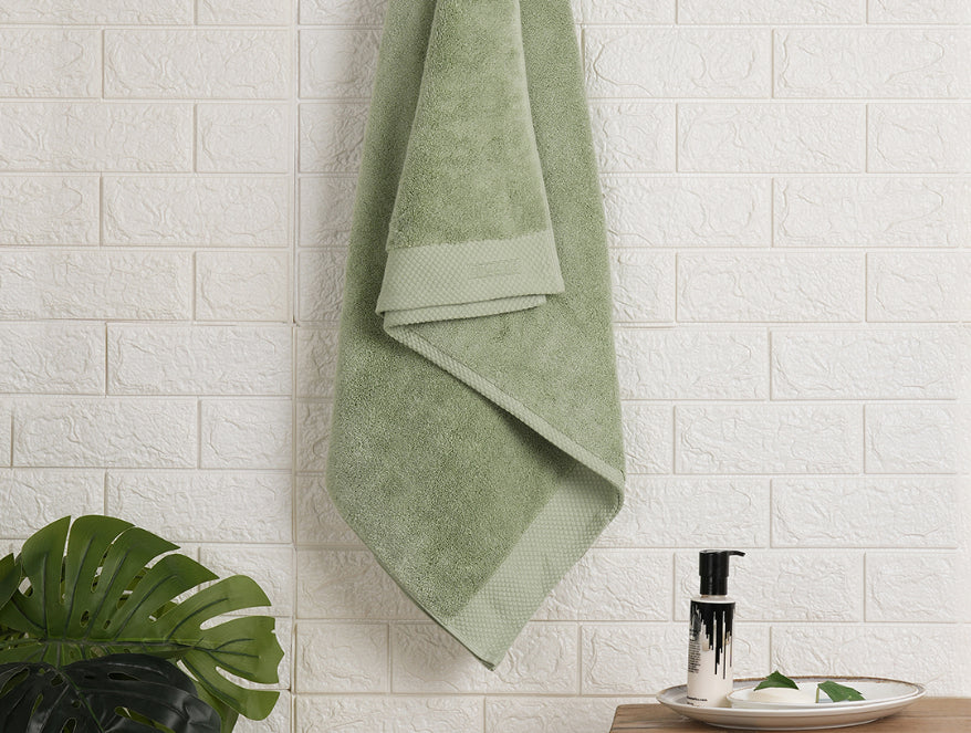 Spaces India Smoke Green - Light Green 100% Egyptian Cotton Bath Towel - Luxury Egyption Cotton By Spaces