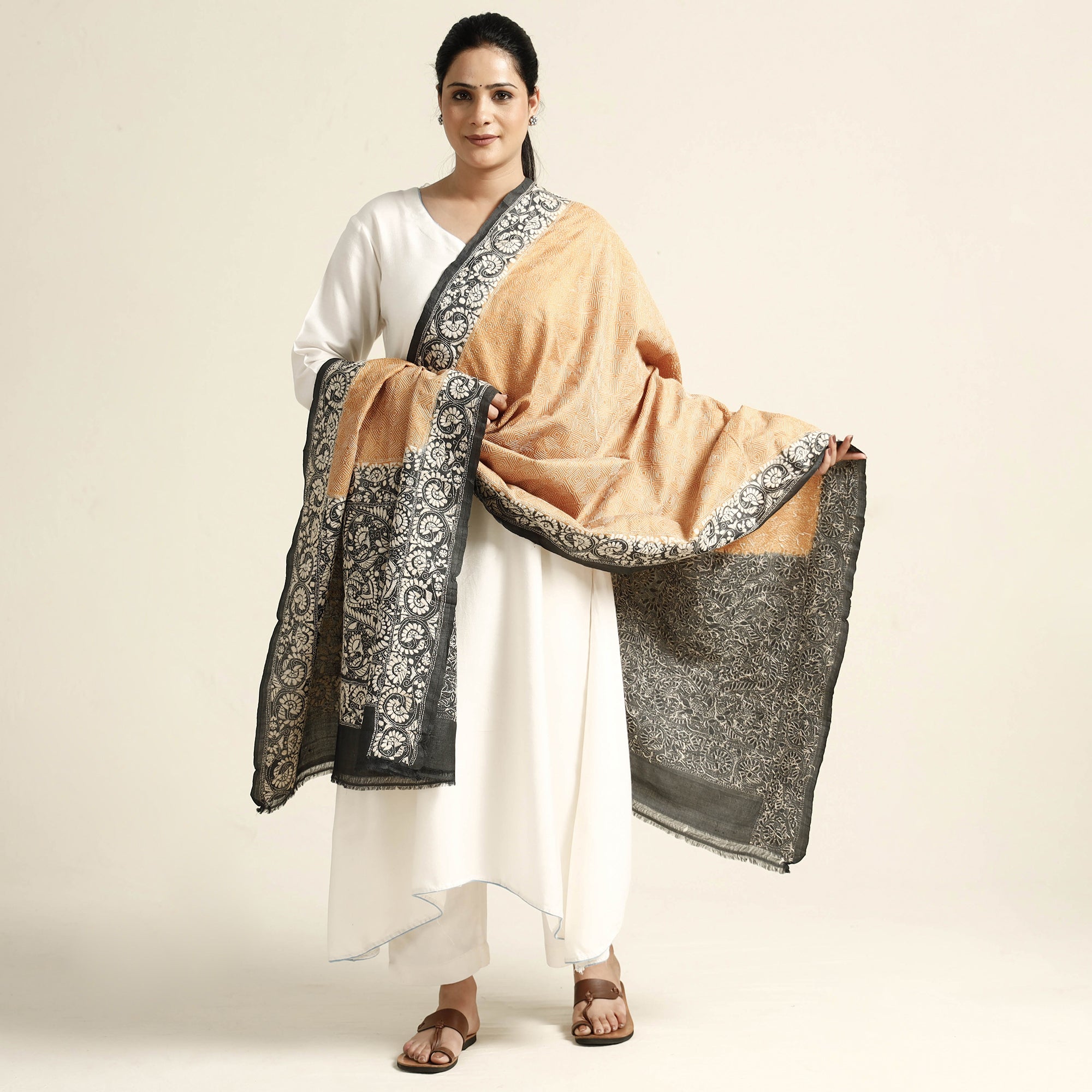KHUSHBASH - HAPPY LOOM OF EAST Beige - Bengal Kantha Embroidery Tussar Silk Handloom Dupatta - view 2
