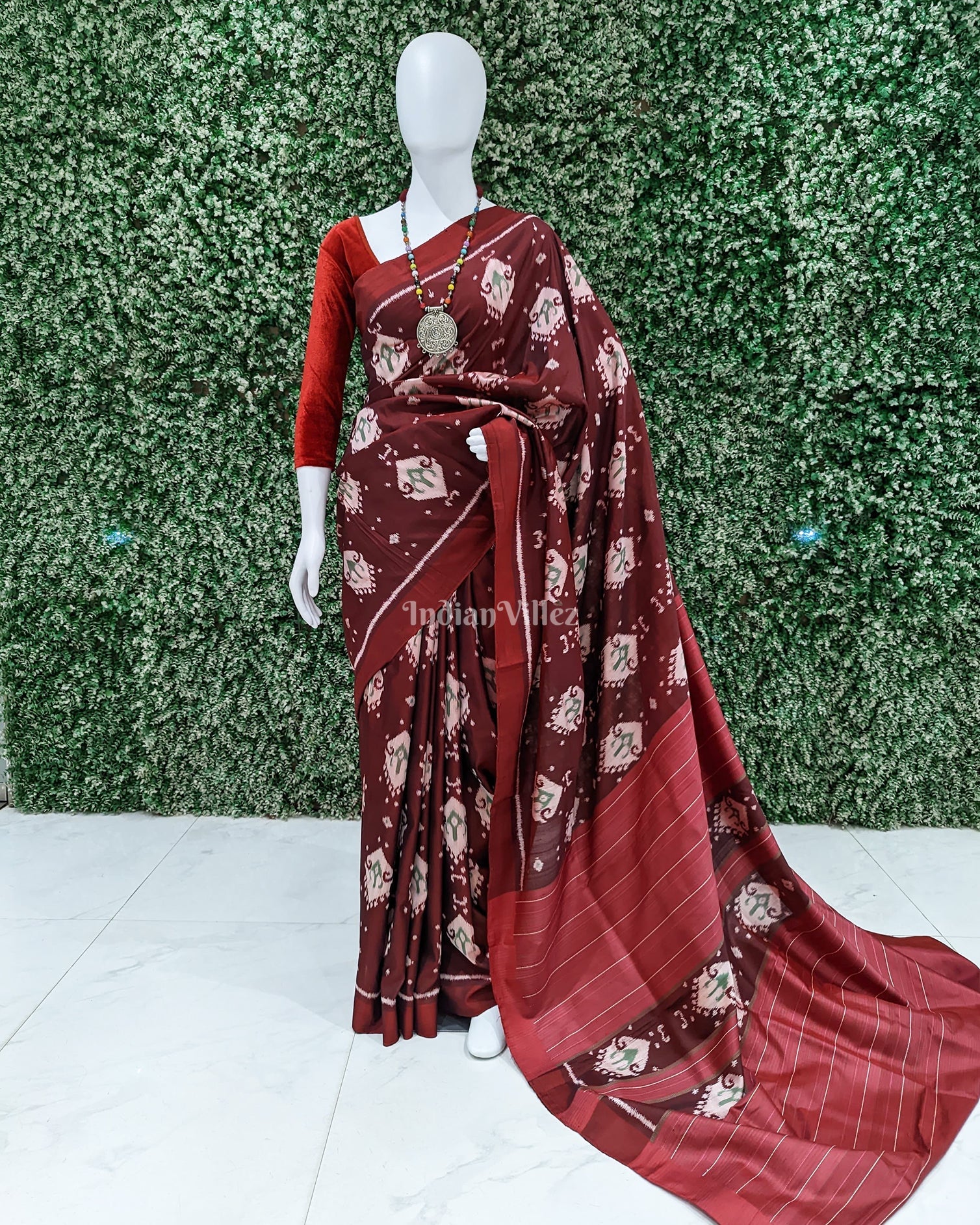 IndianVillèz Jhasha || Maroon Fish Motif Odisha Ikat Contemporary Silk Saree