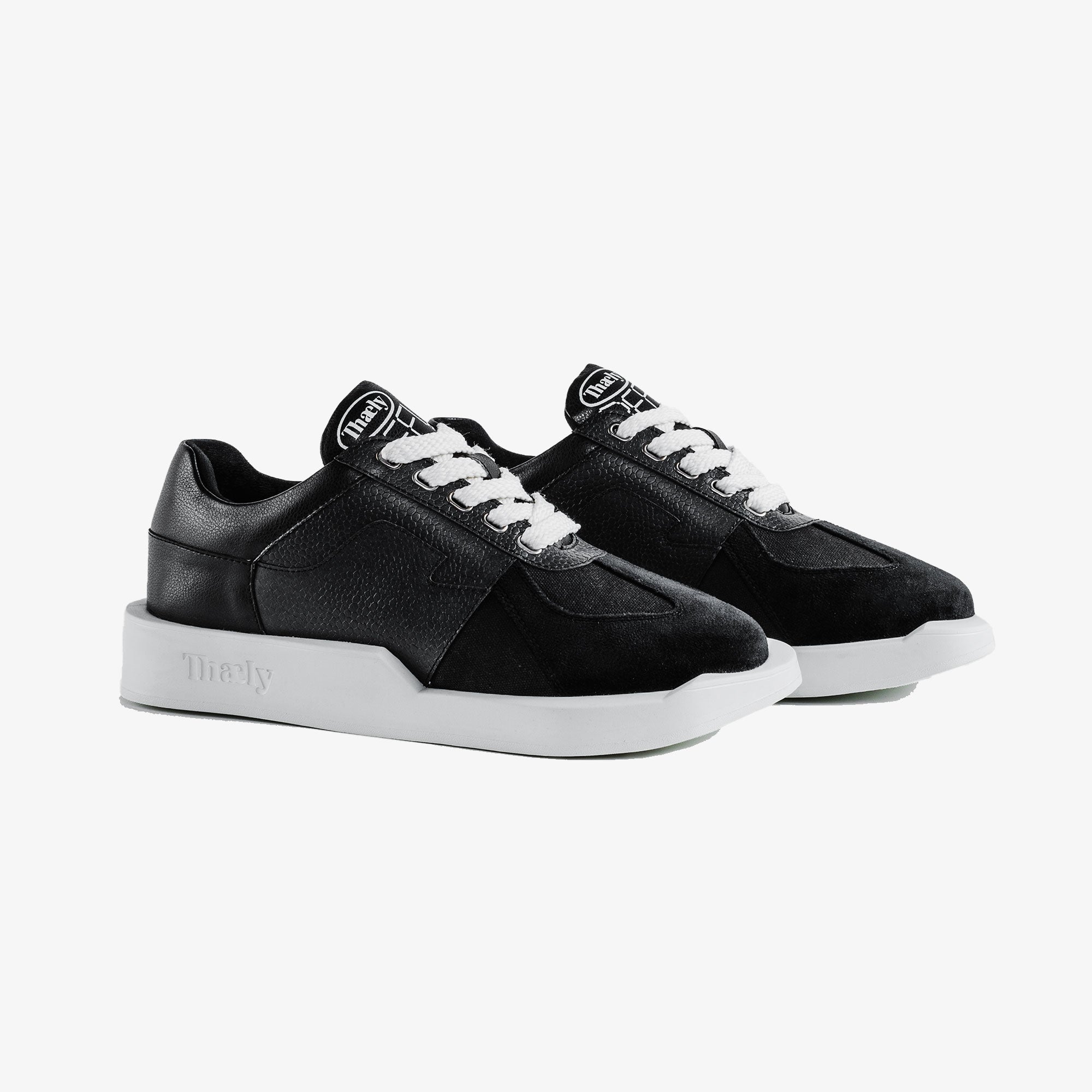 Thaely | REFLEX RUNNER { BLACK/WHITE - view 2