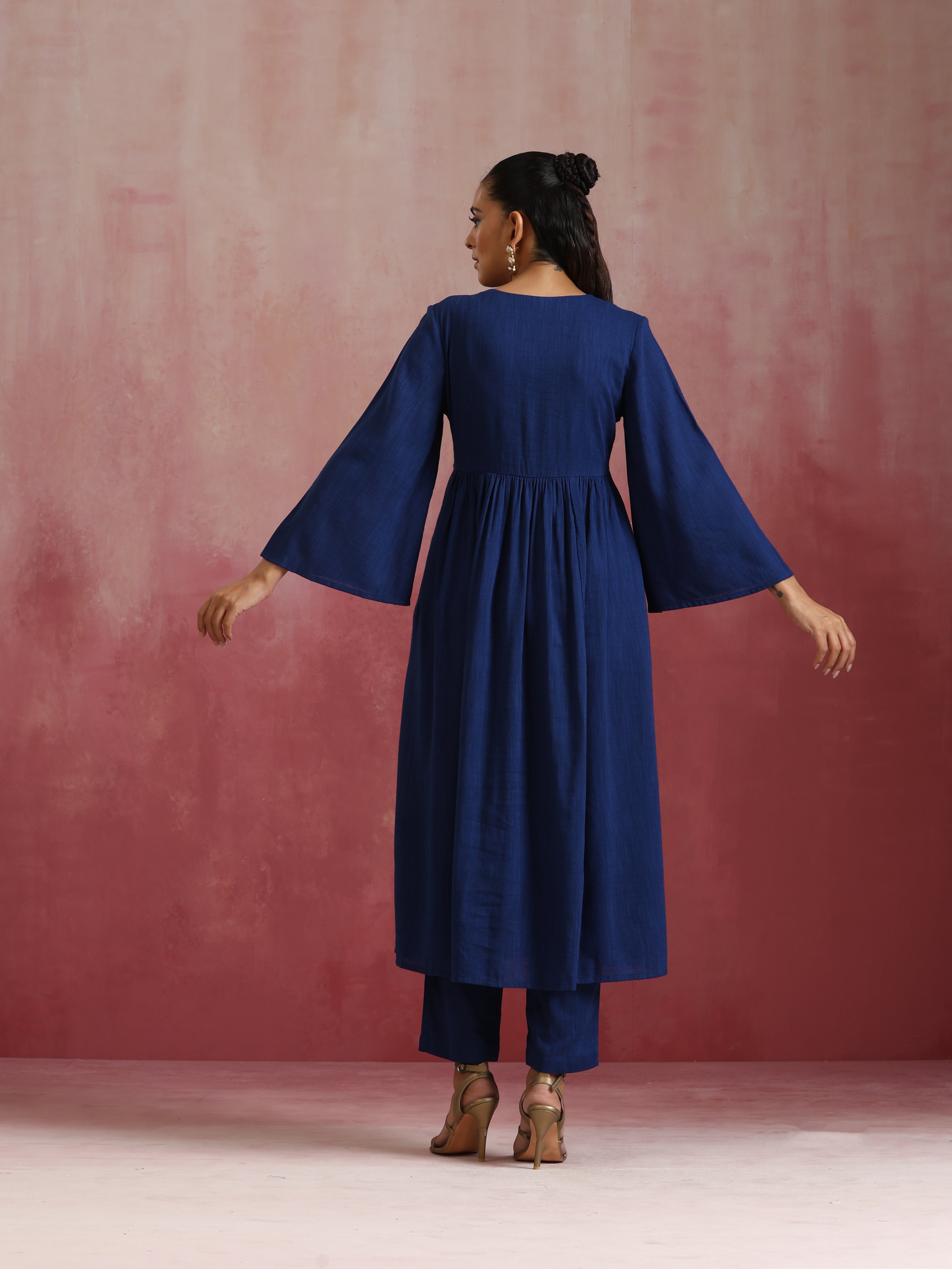trueBrowns Blue Cotton Dobby Kurta Set - view 6