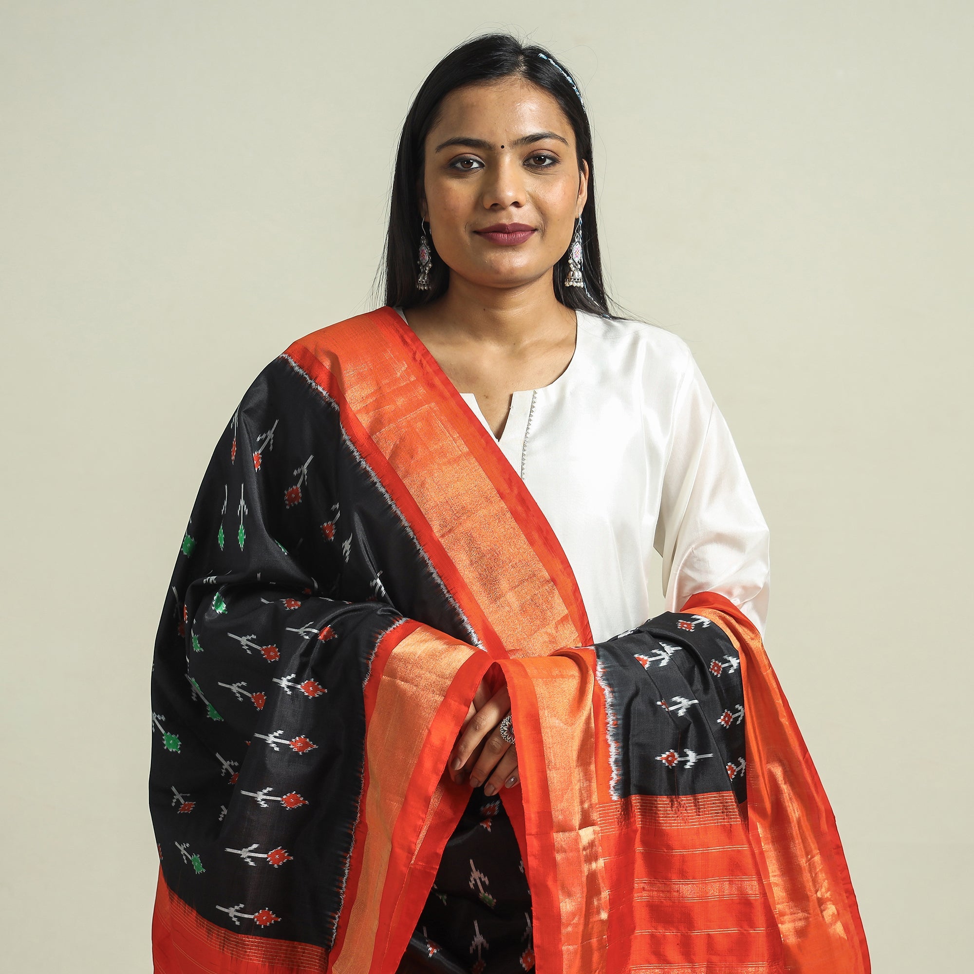 ITOKRI CRAFTS INITIATIVE Black - Handwoven Pochampally Ikat Pure Mulberry Silk Dupatta with Zari Border - view 3