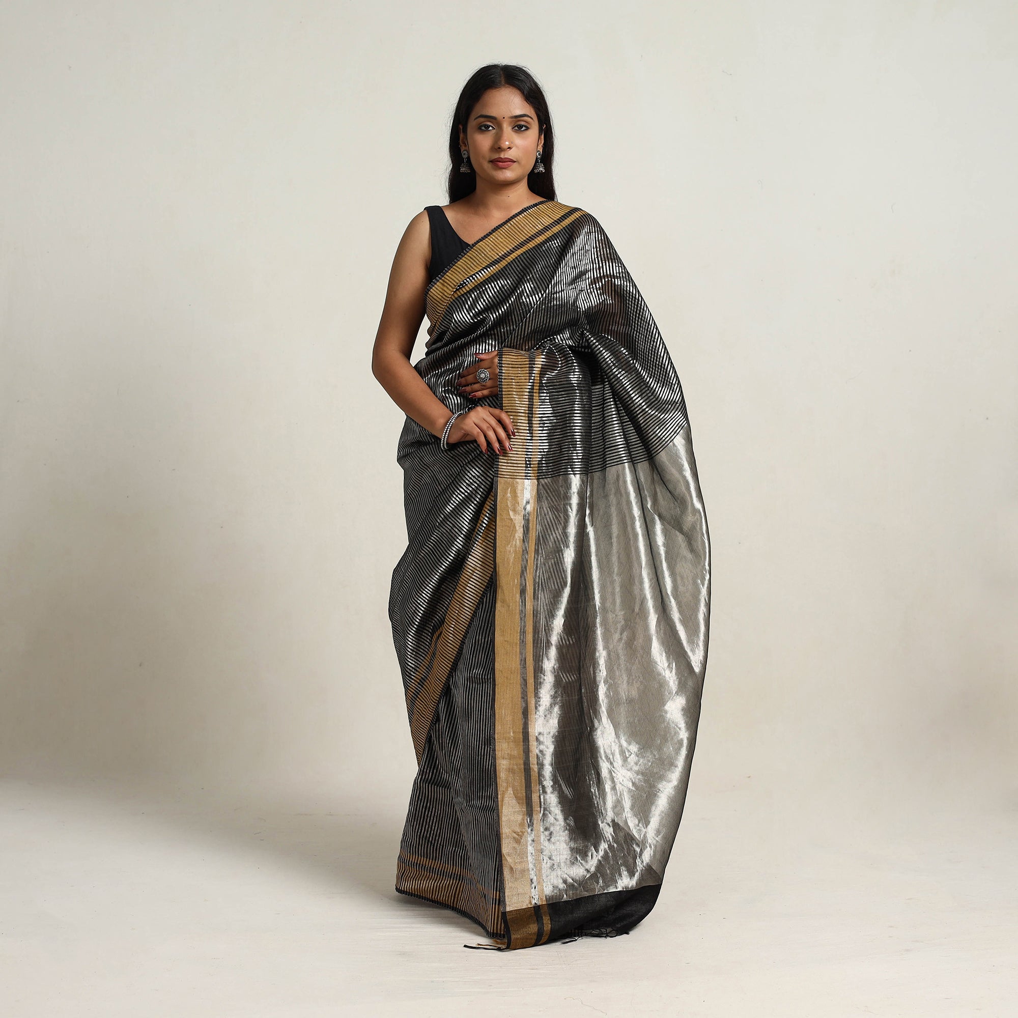 ITOKRI CRAFTS INITIATIVE Black - Festive Desi Tussar Silk Bhagalpuri Handloom Saree 04