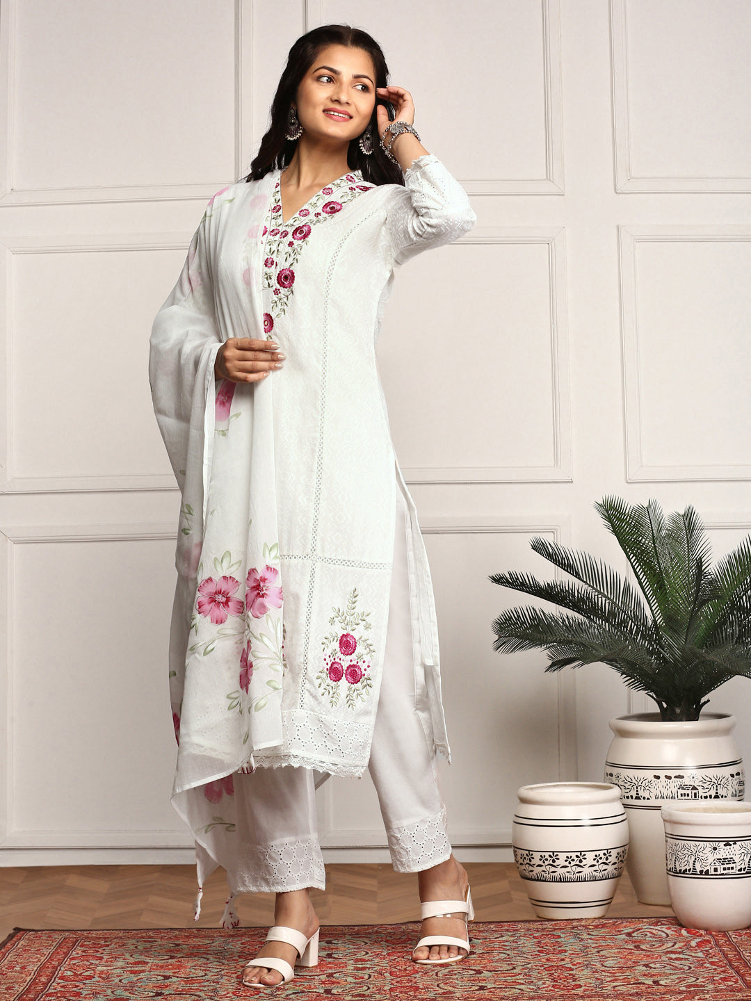 IA001 Floral Threadwork Embellished Cotton Kurta with Pants and Dupatta