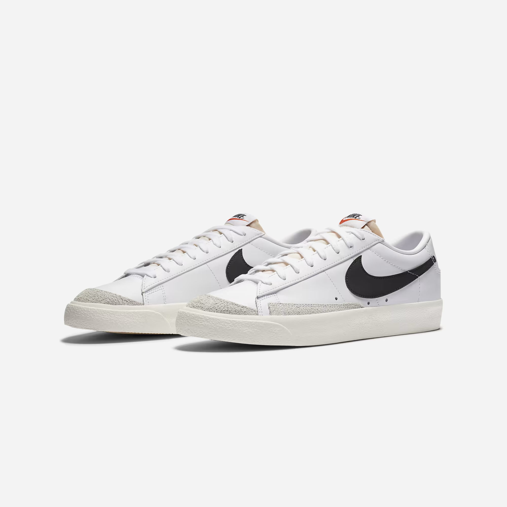 Nike Mens Blazer Low '77 Vintage Shoes - view 2