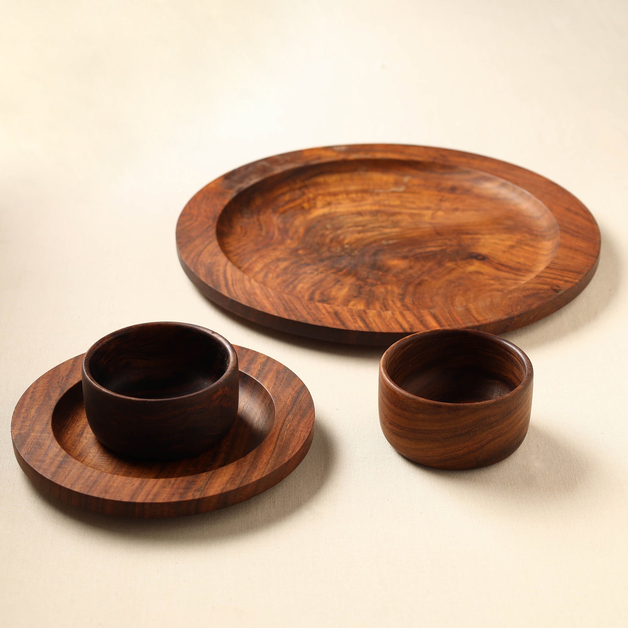 HAVELI CHRONICLES Brown - Handcrafted Sheesham Wooden Dinner Set (2 Plates & 2 Bowls) - view 2