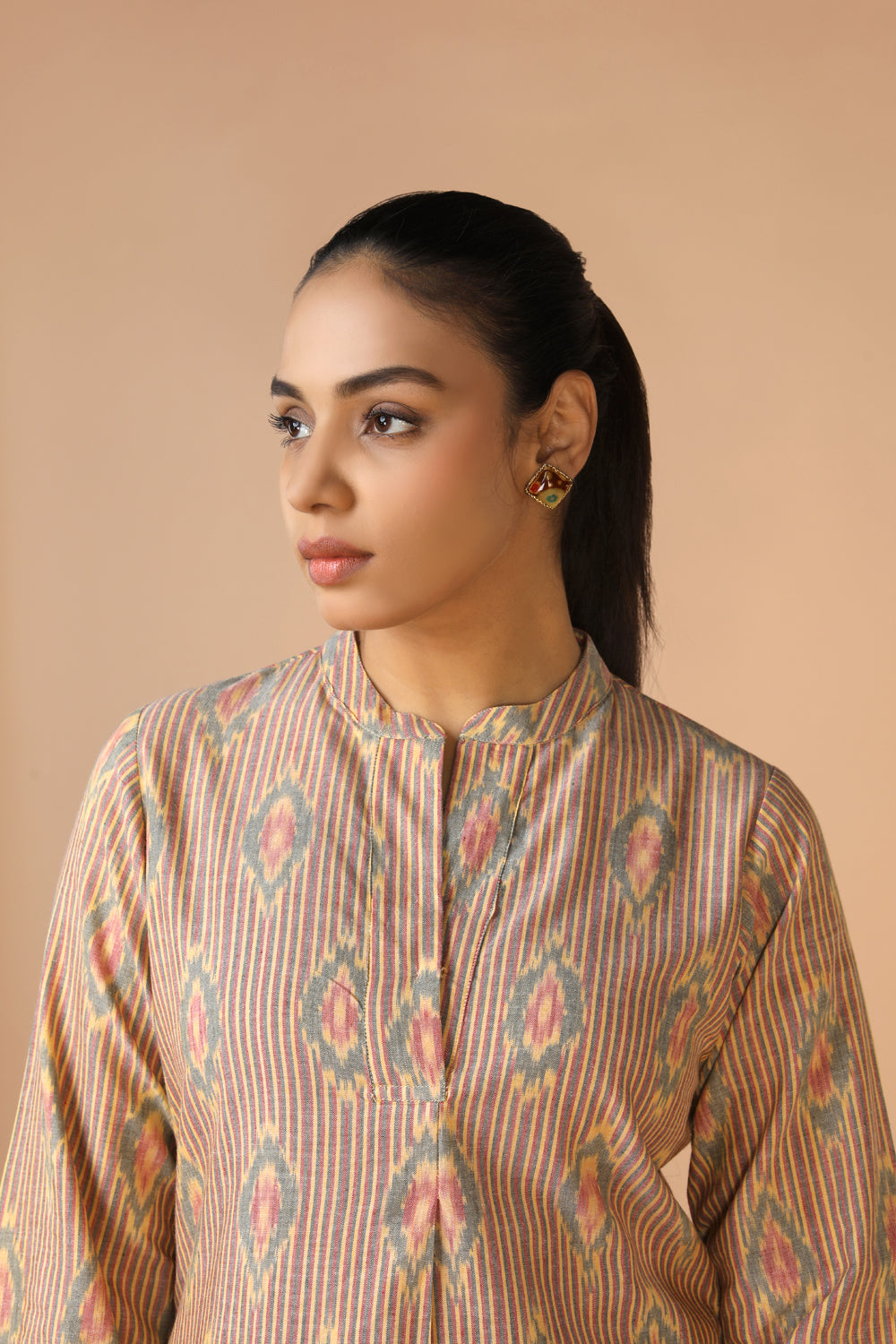 Kalanjali Ethnics Handwoven cotton Pochampally Ikat Kurta - view 2