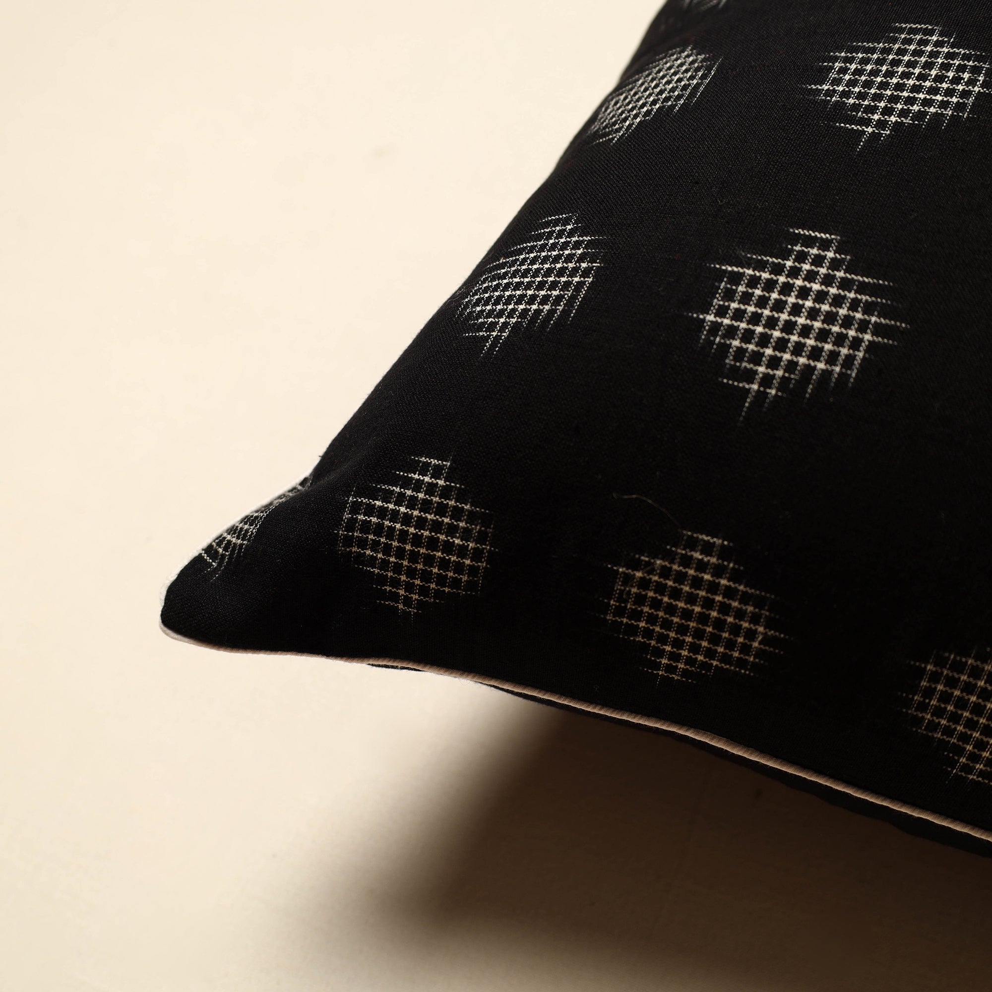NOORI BAZAR Black - Cotton Pochampally Ikat Cushion Cover (16 x 16 in) 06 - view 2