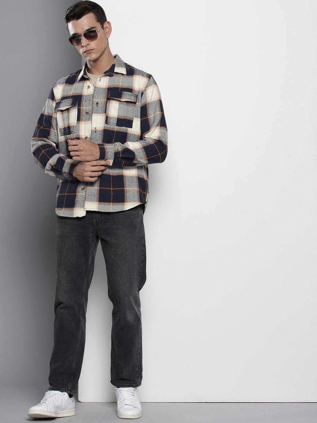 The Indian Garage Co Men's Navy Blue Regular Fit Checked Casual Shirt - view 4