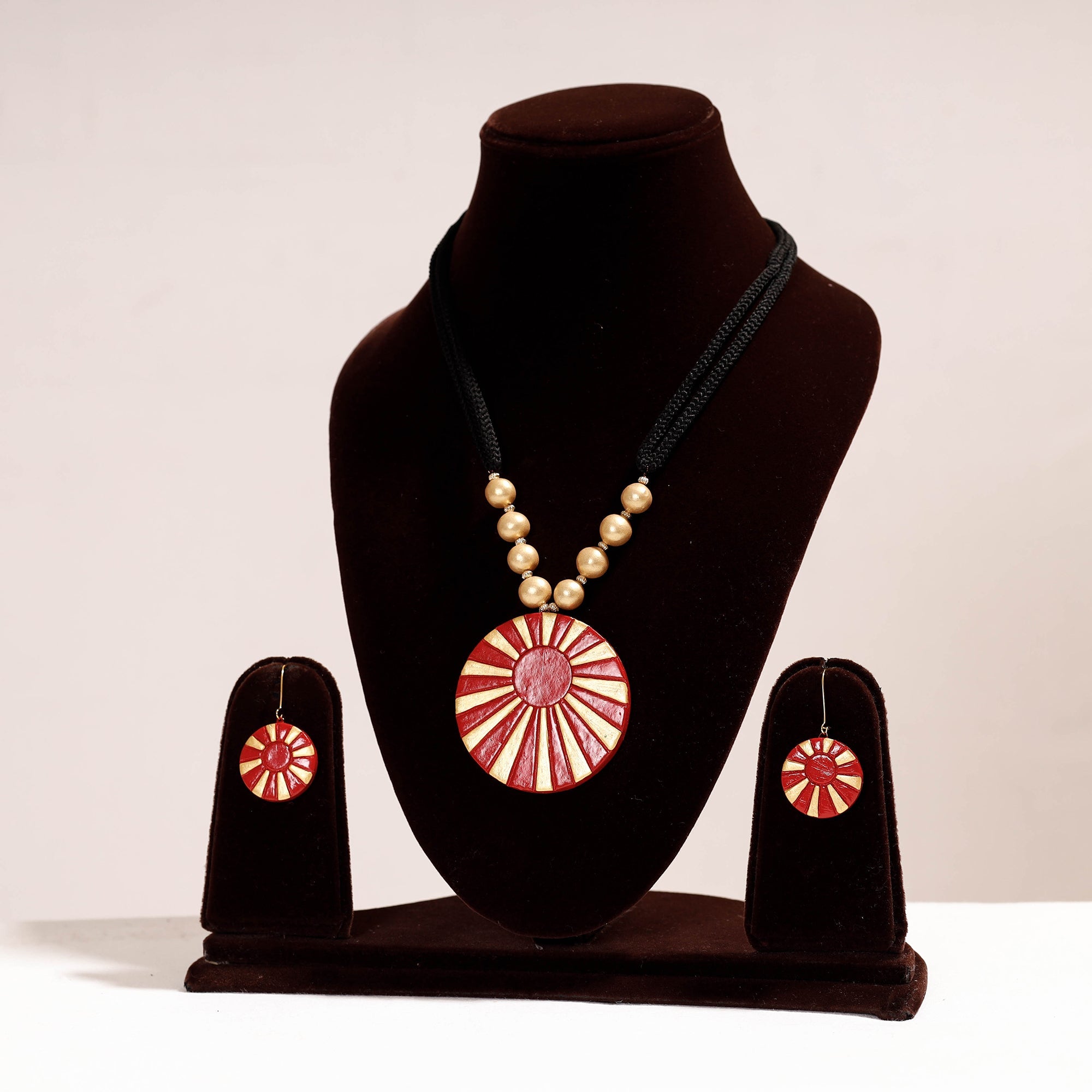 KHUSHBASH - HAPPY LOOM OF EAST Bishnupur Handpainted Terracotta Necklace Set