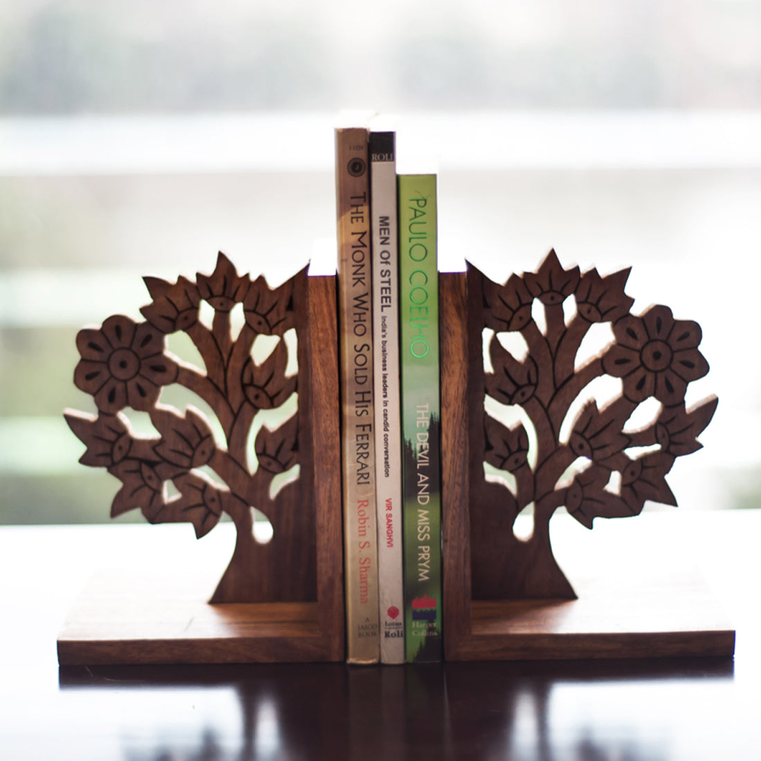 Hand carved engraved – EXCLUSIVELANE 'Tree Of Life' - Hand Carved & Engraved Sheesham Wood Bookend