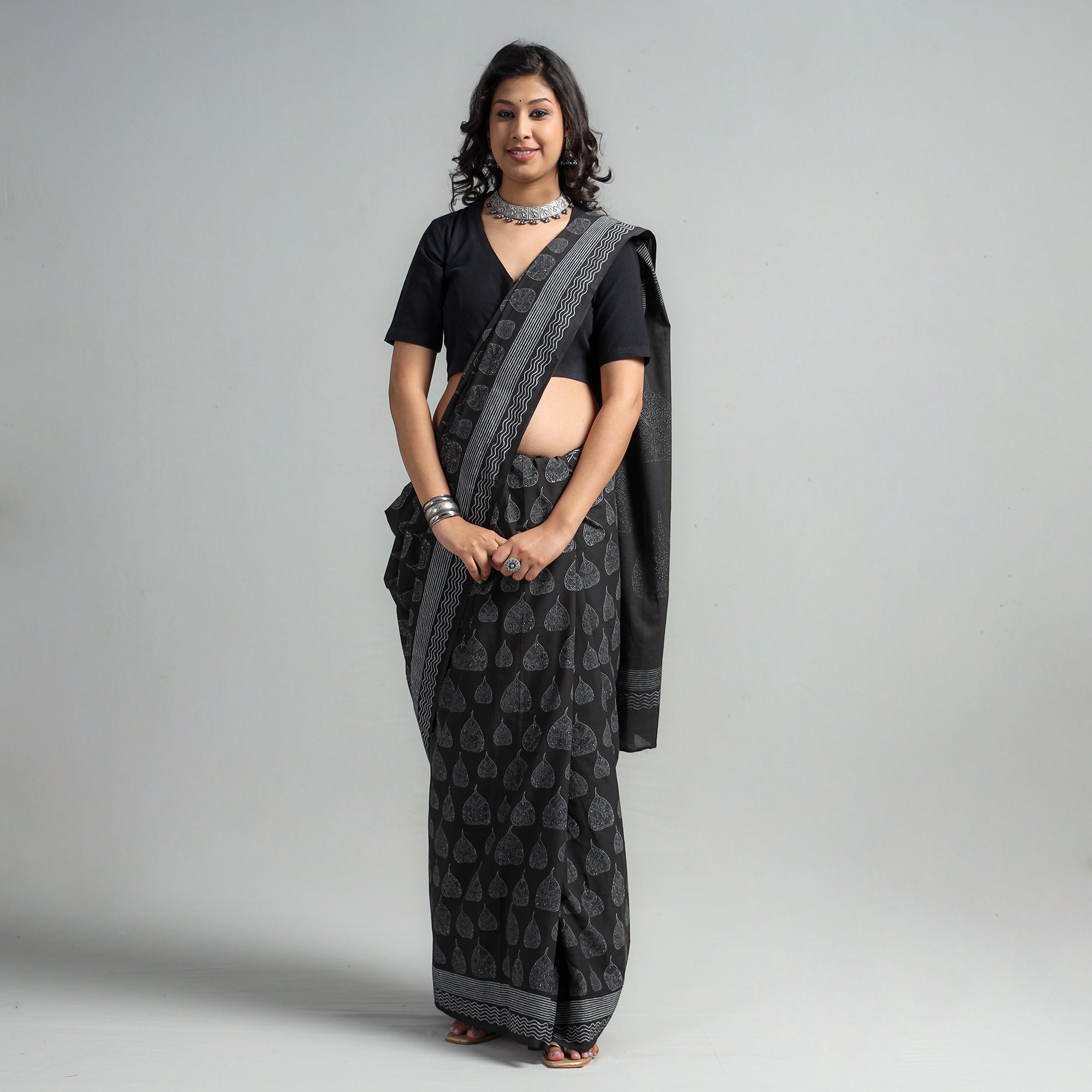 SANTOSH KUMAR DHANOPIA Black - Block Printed Mul Cotton Sanganeri Saree - view 3