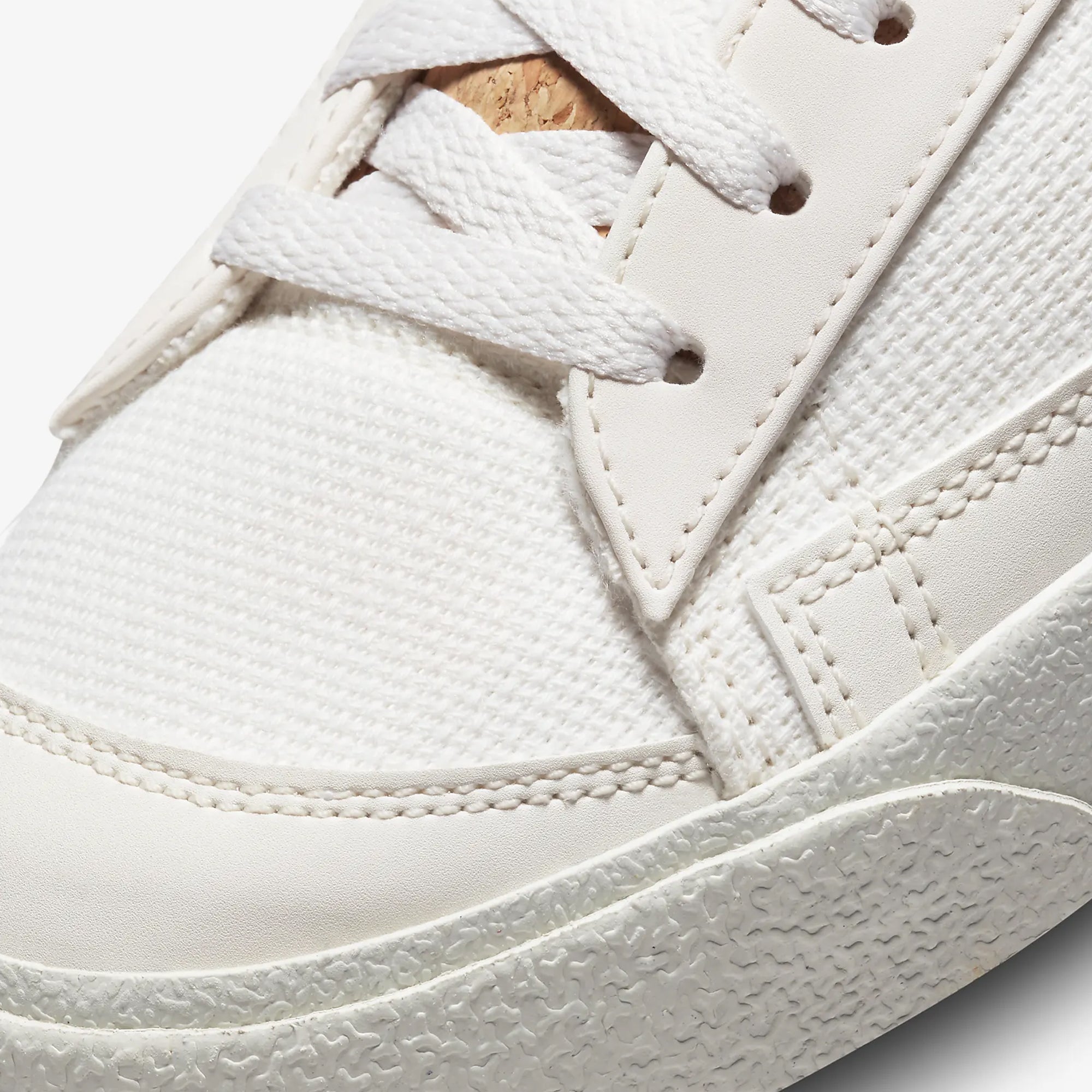 Nike | BLAZER LOW '77 PREMIUM { LIGHT BONE/PHANTOM - view 3