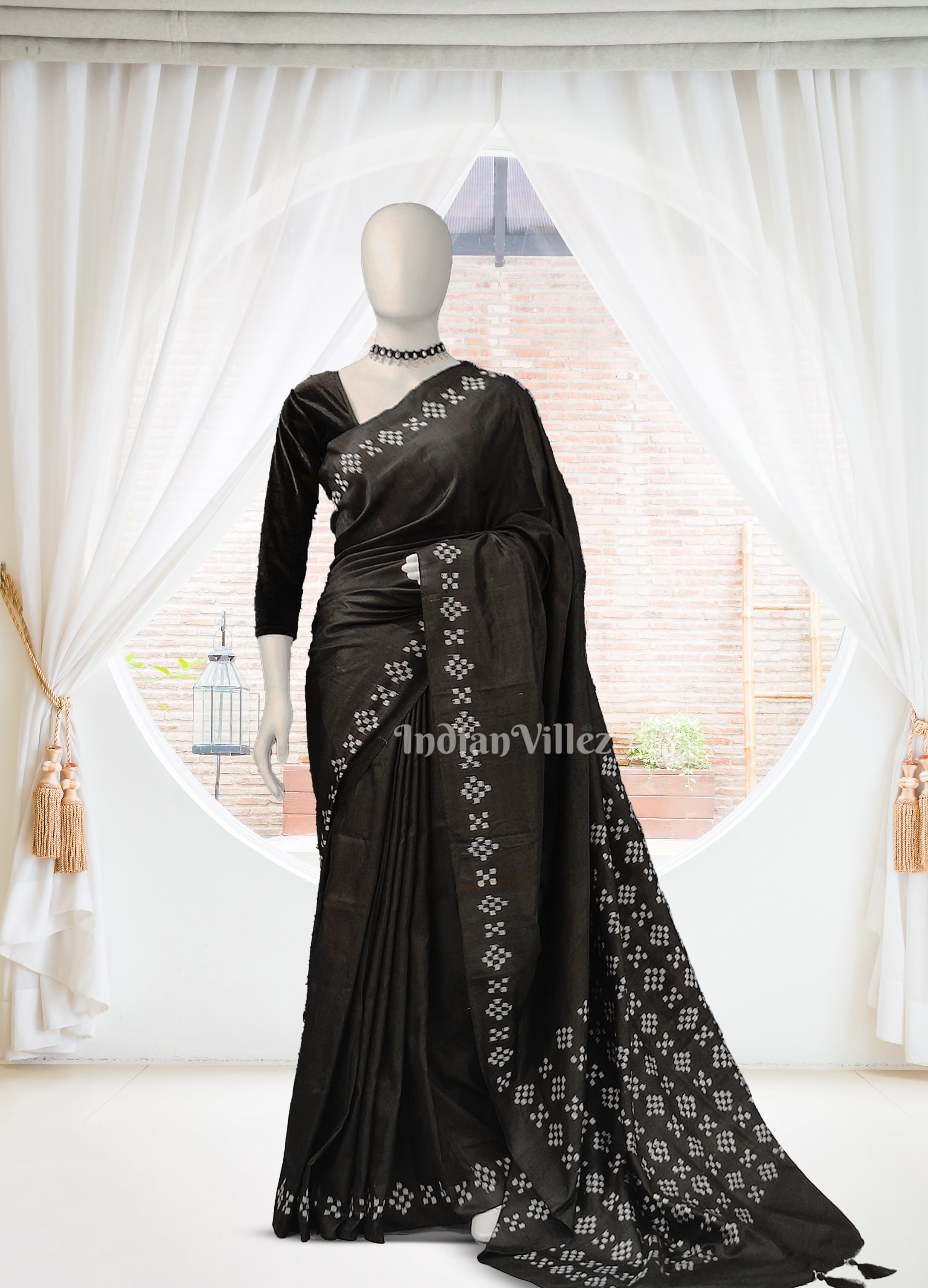 IndianVillèz Black Pasapalli Theme Odisha Ikat Designer Silk Saree