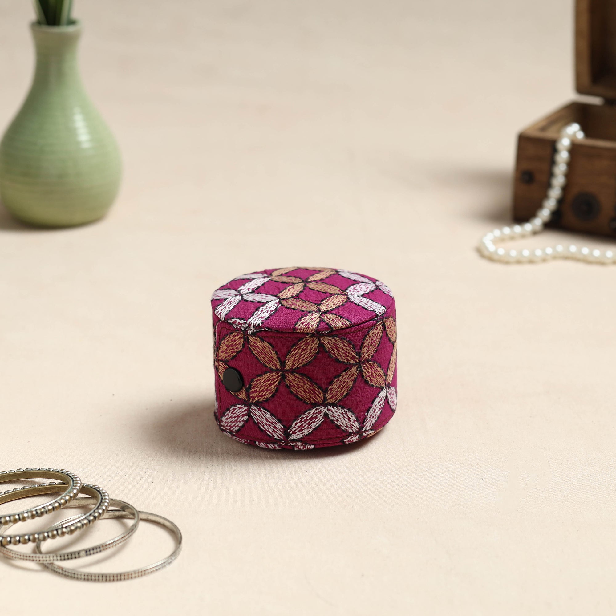 ASALKAAR Bengal Kantha Work Handcrafted Bangle Box (Small)