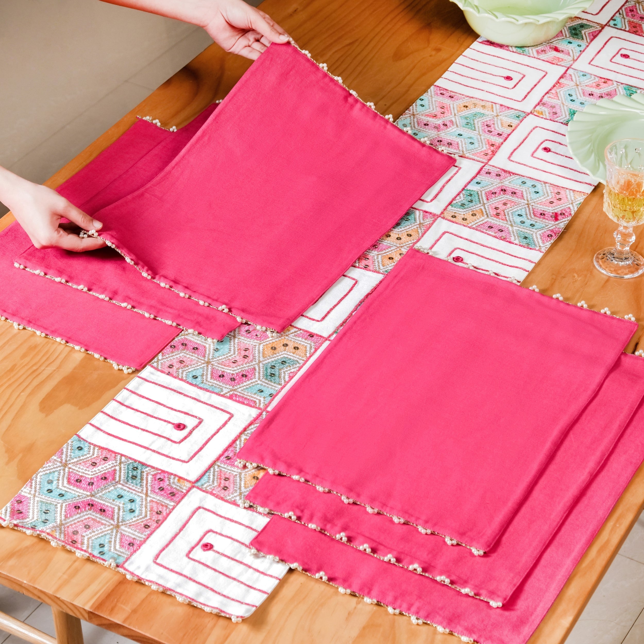 Nestasia Set Of 7 Embroidered Vibrant Table Mats And Runner Set - view 2