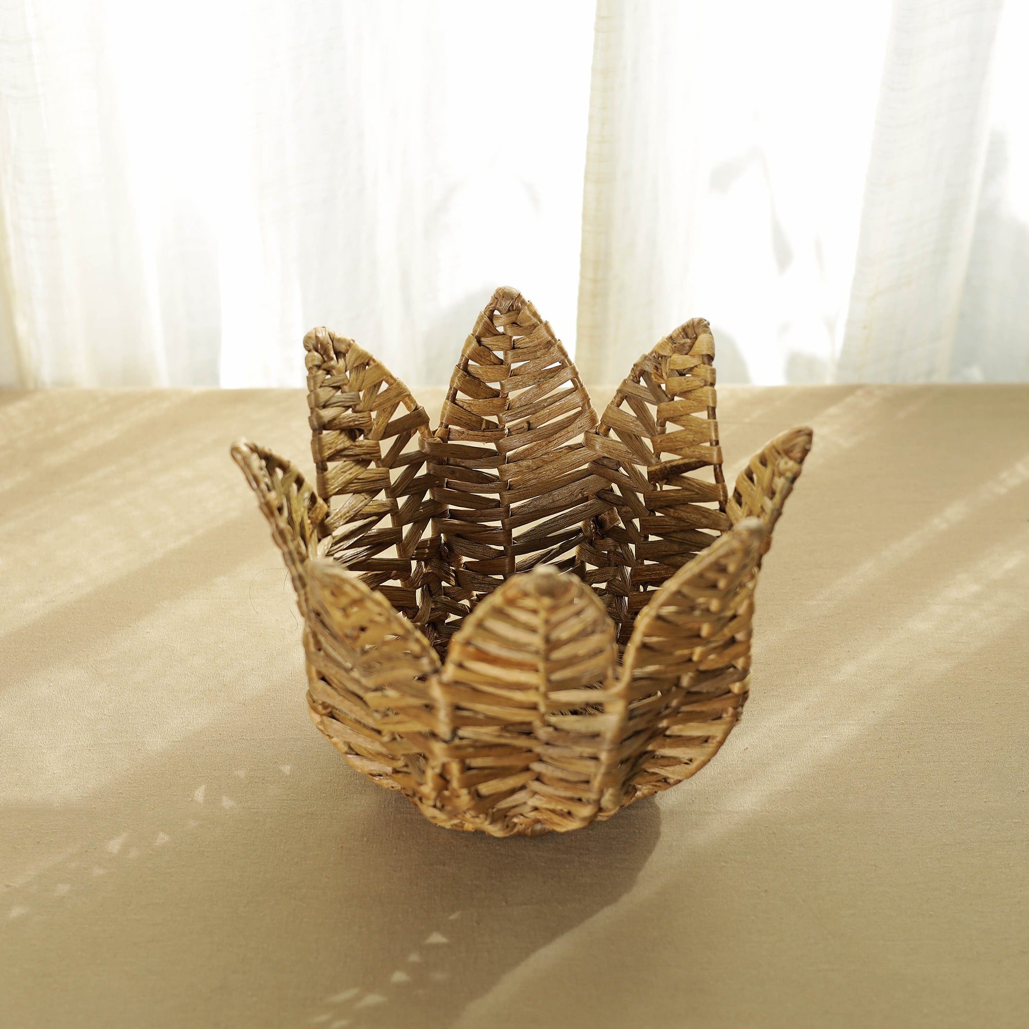 ASAMA Brown - lotus Shape Handmade Water Hyacinth Basket 01