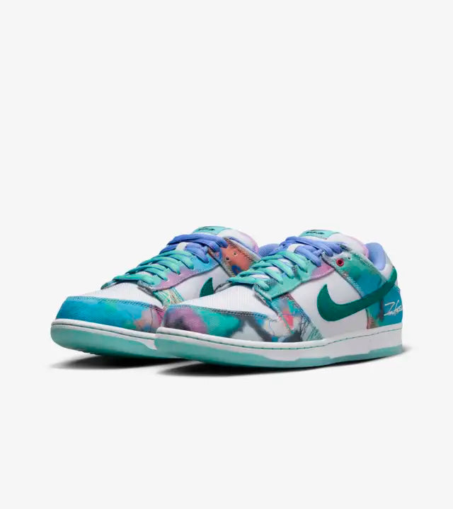 Cop Underdog Nike SB Dunk Low x Futura Laboratories - view 2