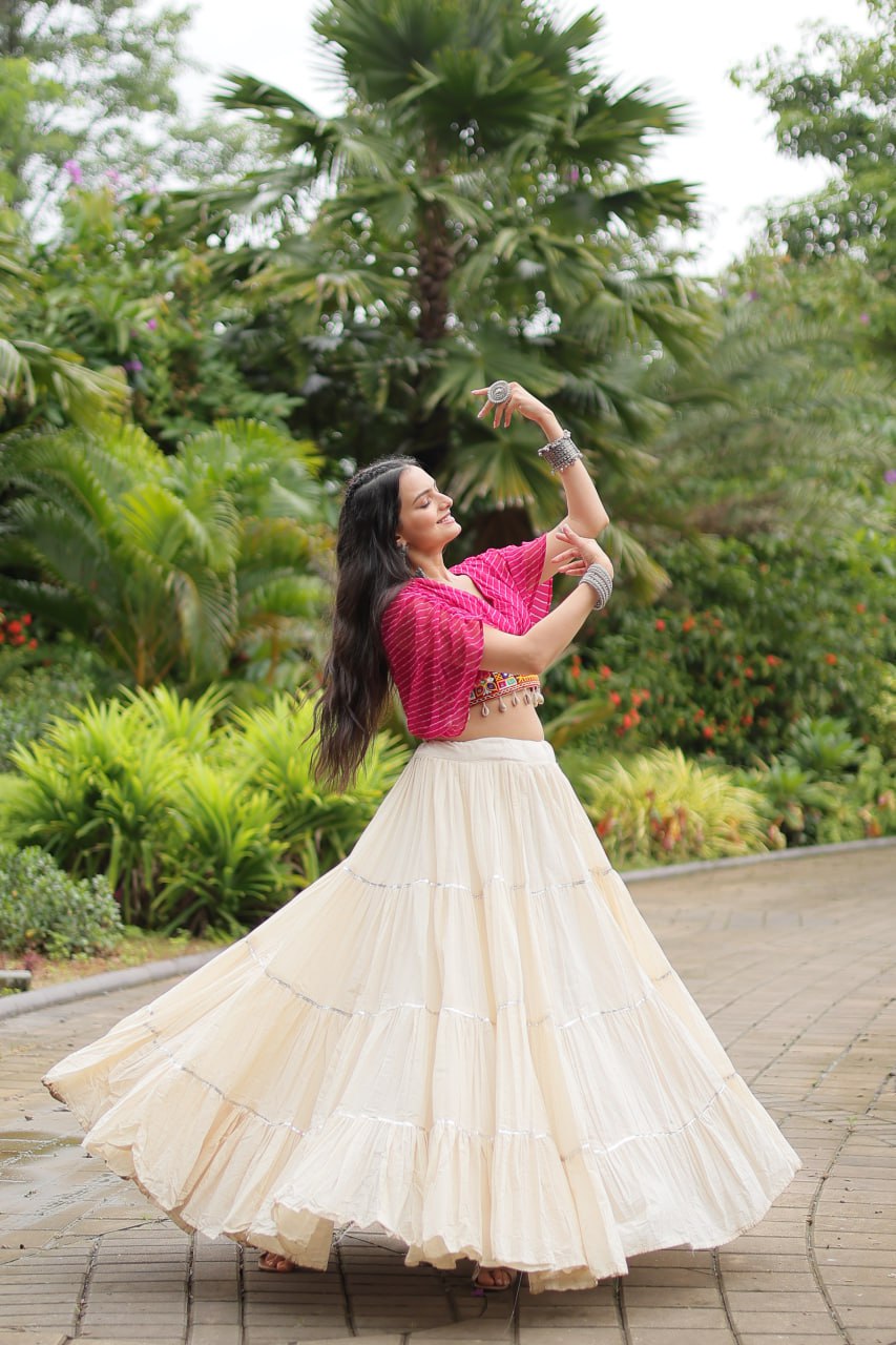 ClothsVilla Magenta Elegant Lehenga with Leheriya Print Blouse - view 2