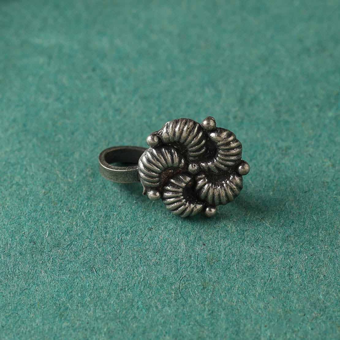 HAVELI CHRONICLES Antique Padma Sterling Silver Nosepin - view 2