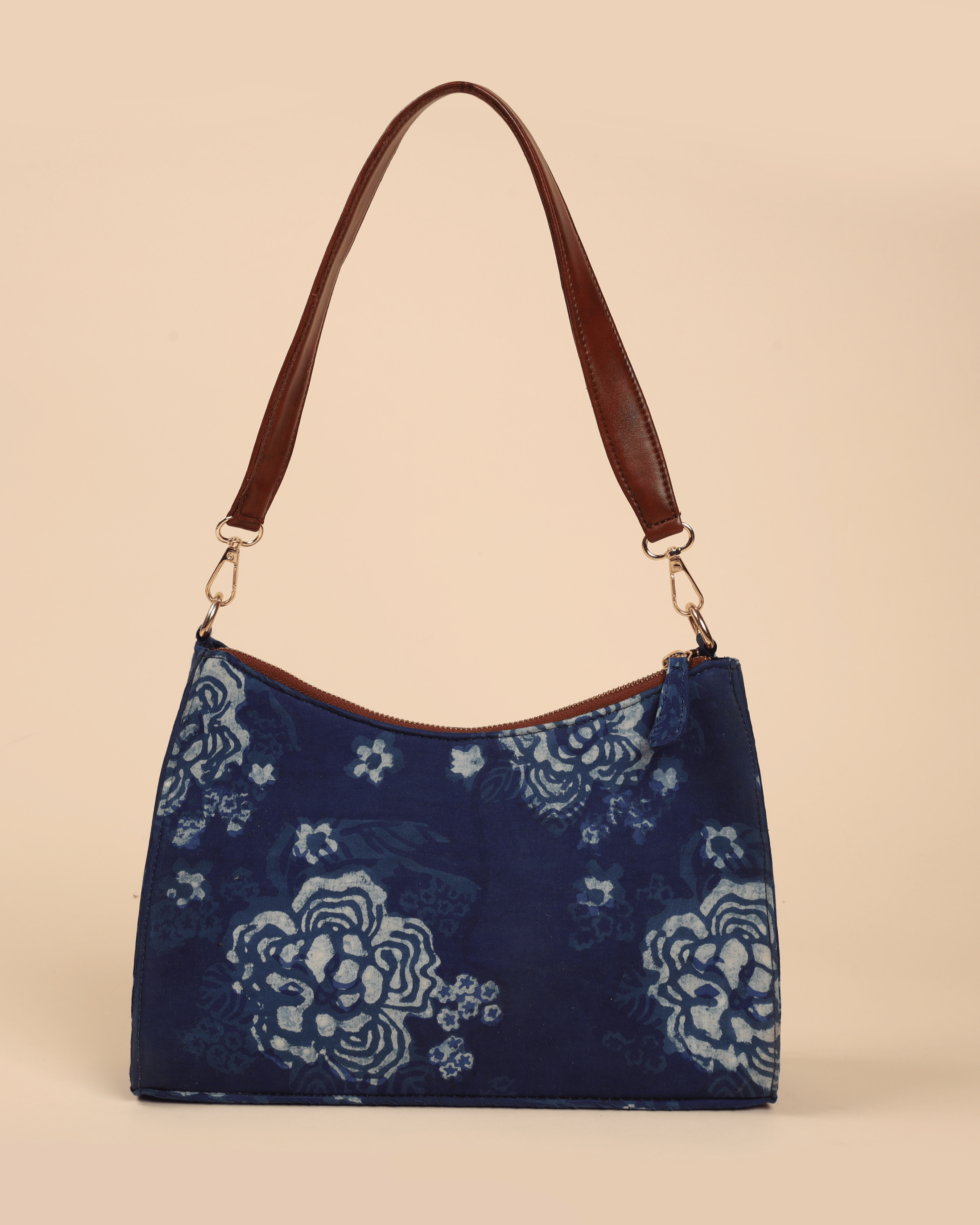 Aachho Enigma Handblock Baguette Bag - view 4