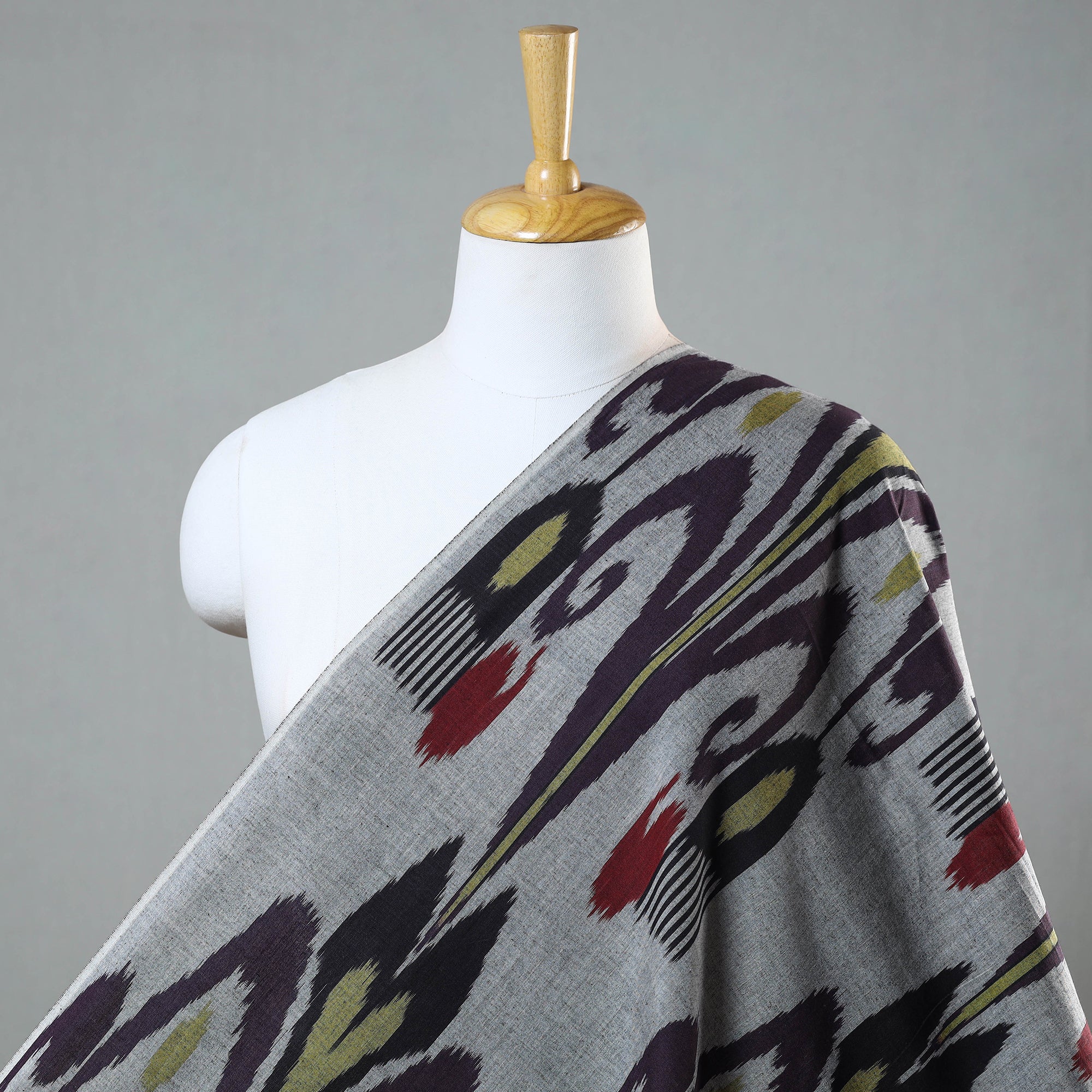 POCHAMPALLY IKAT WEAVES BY GOVARDHAN Grey - Handloom Cotton Central Asian Pochampally Ikat Fabric 08