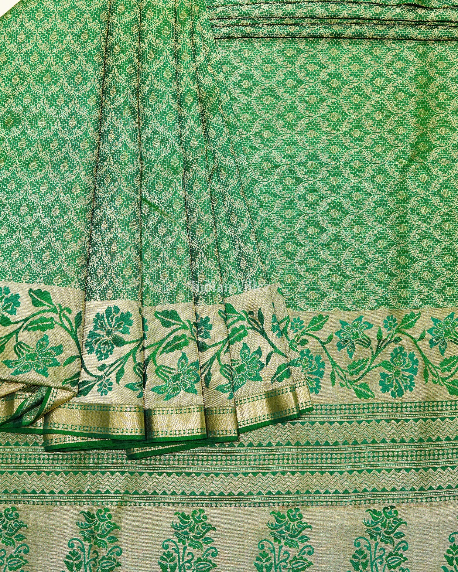 IndianVillèz Green Flower Motif Pure Kanjivaram Silk Saree