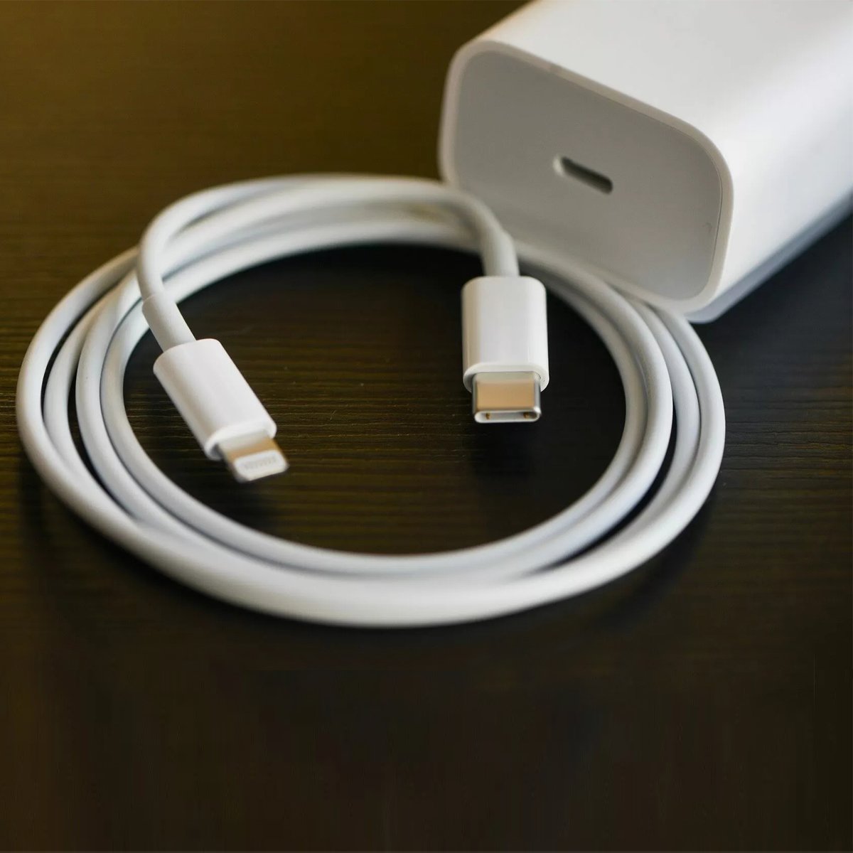 Peeperly iPhone USB Type-C Power Adapter with Lightning Cable - view 3