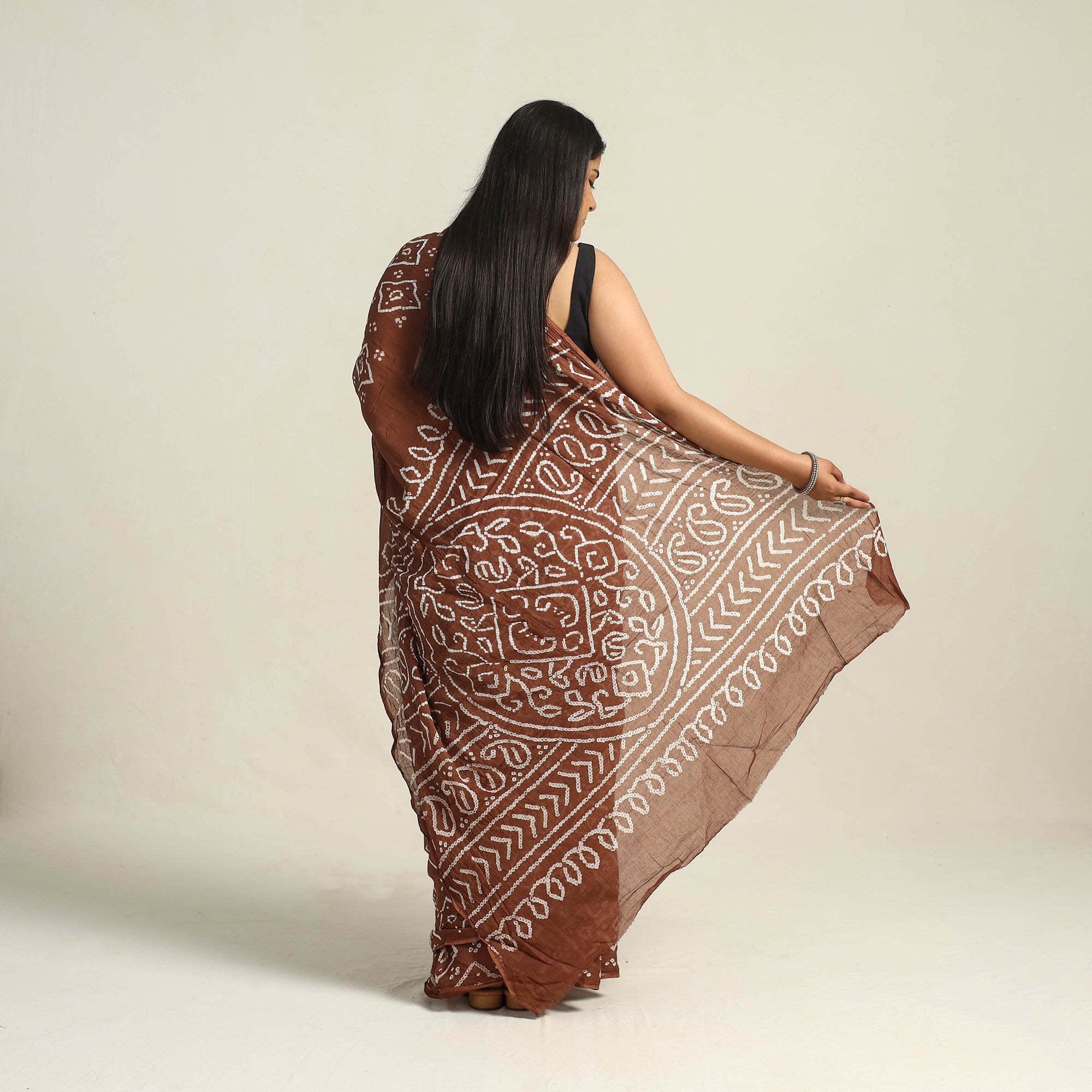 KACHCHH JI CHHAAP Brown - Kutch Bandhani Tie-Dye Cotton Saree with Blouse Piece - view 4