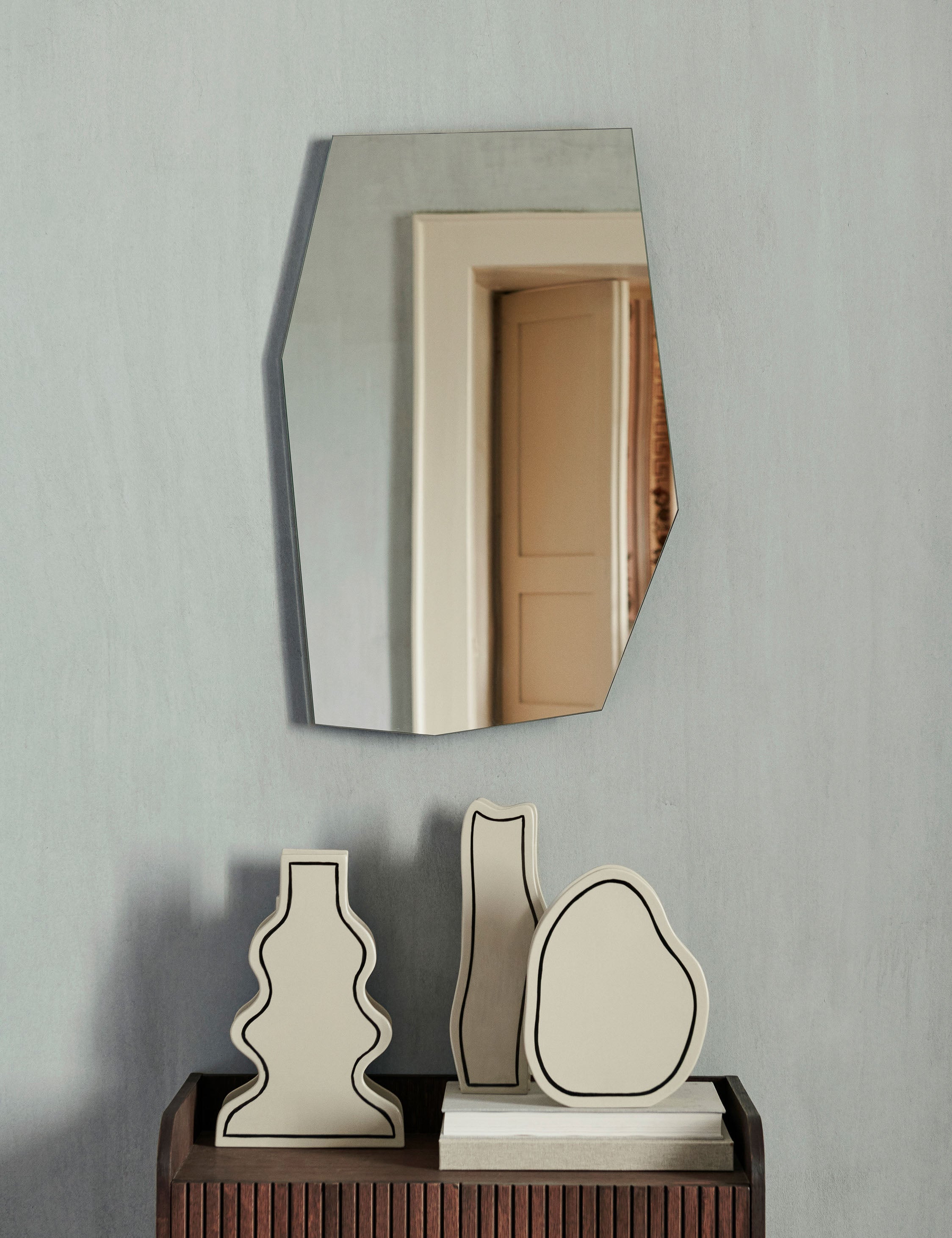 Lulu and Georgia Shard Mirror by Ferm Living – Black - view 2