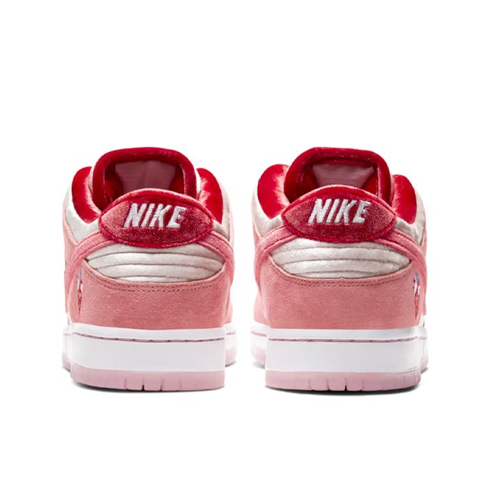 HYPE ELIXIR StrangeLove x Dunk Low SB Valentine's Day - view 2