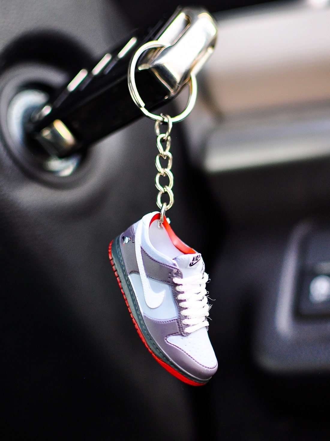Kicks Machine 3D Sneaker Keychain Dunk Staple Pigeon NYC