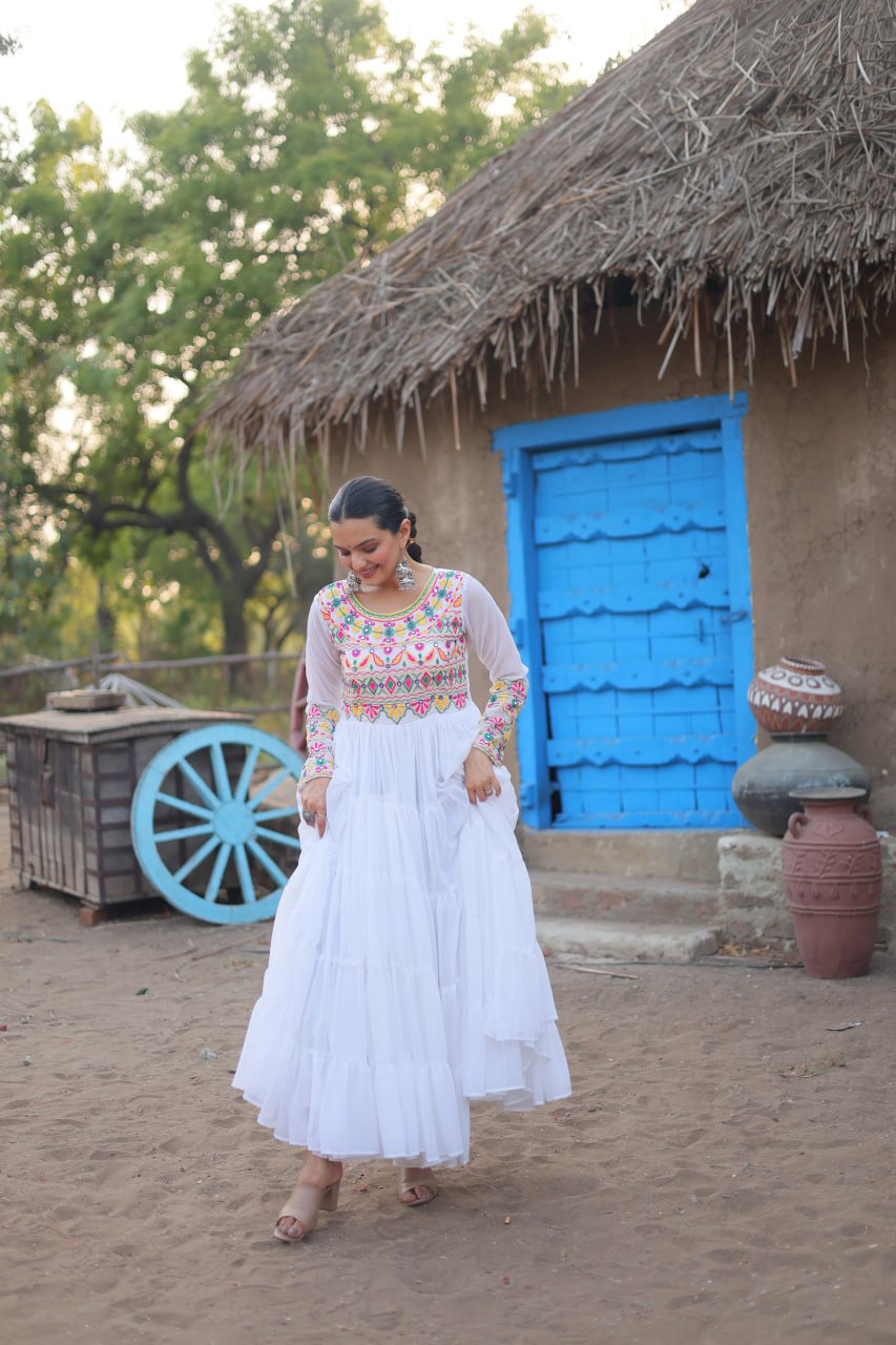 Clothsvilla White Elegant Faux Blooming Gown with Kutchi Gamthi Work - view 2