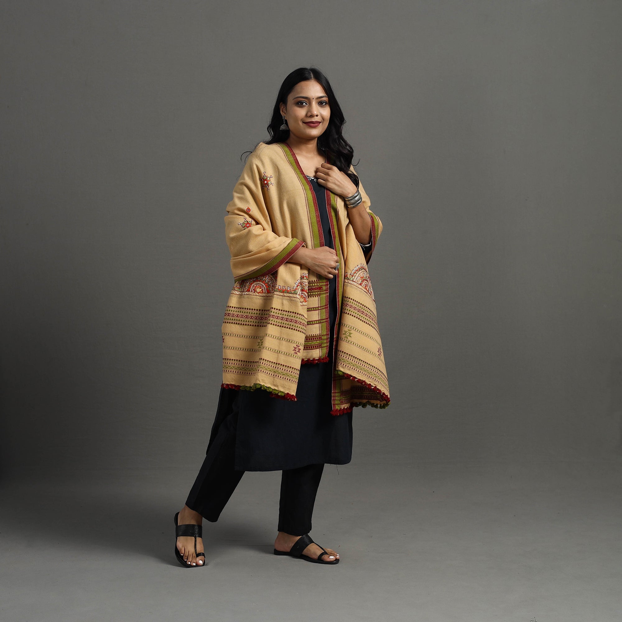 VANKAR BHIMJI KANJI Beige - Kutch Neran Hand Embroidery Mirror Work Woollen Shawl 107