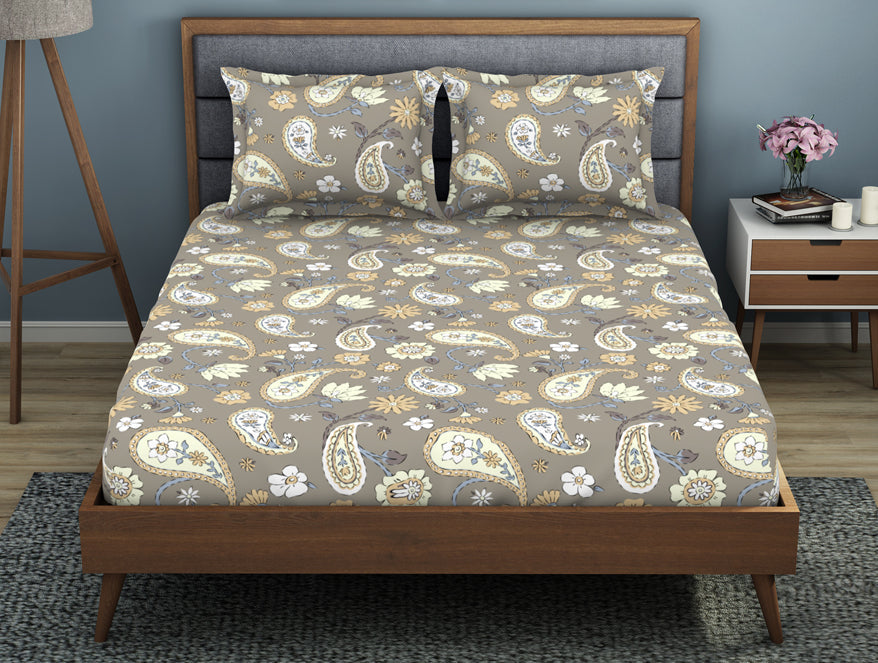 Spaces India Floral Crockery - Taupe Polycotton King Size Bedsheet - Wonder Full By Welspun