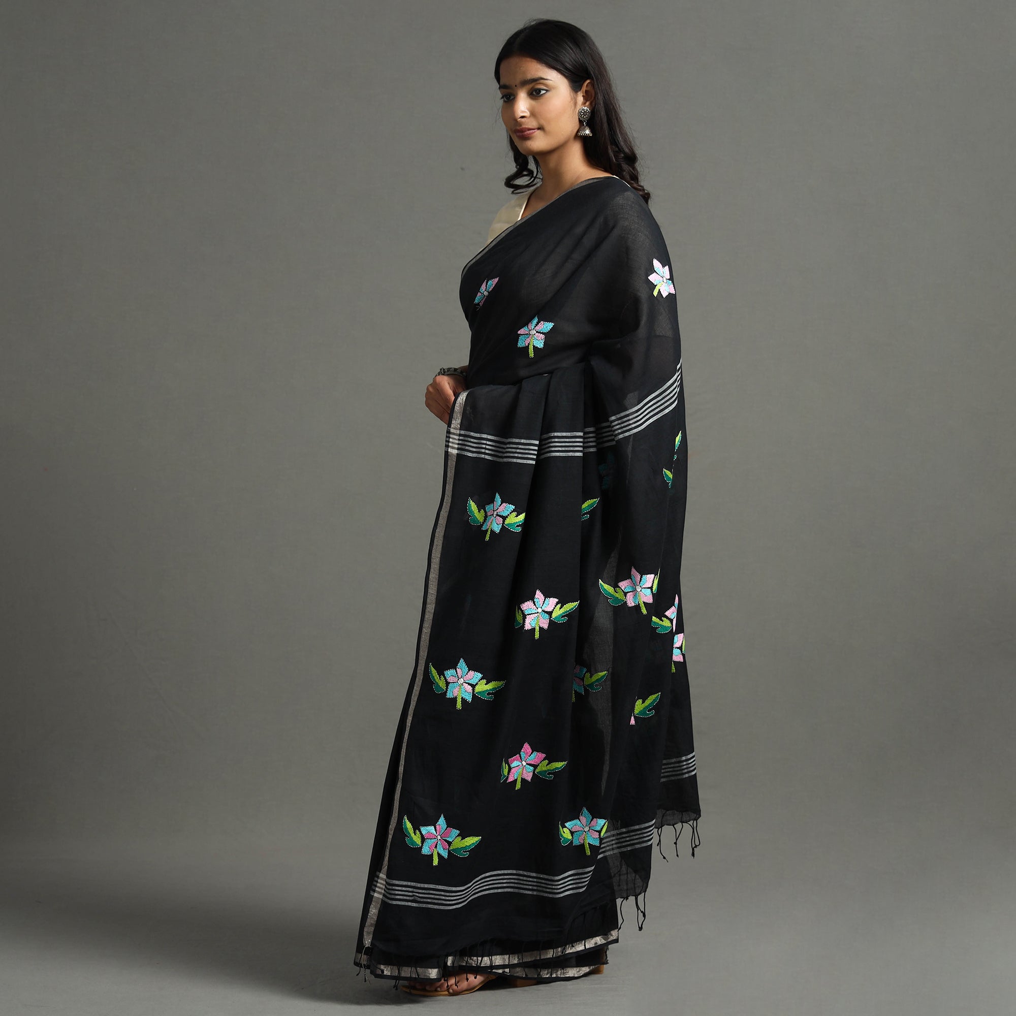 KHUSHBASH - HAPPY LOOM OF EAST Black - Bengal Kantha Embroidery Handloom Cotton Saree - view 3