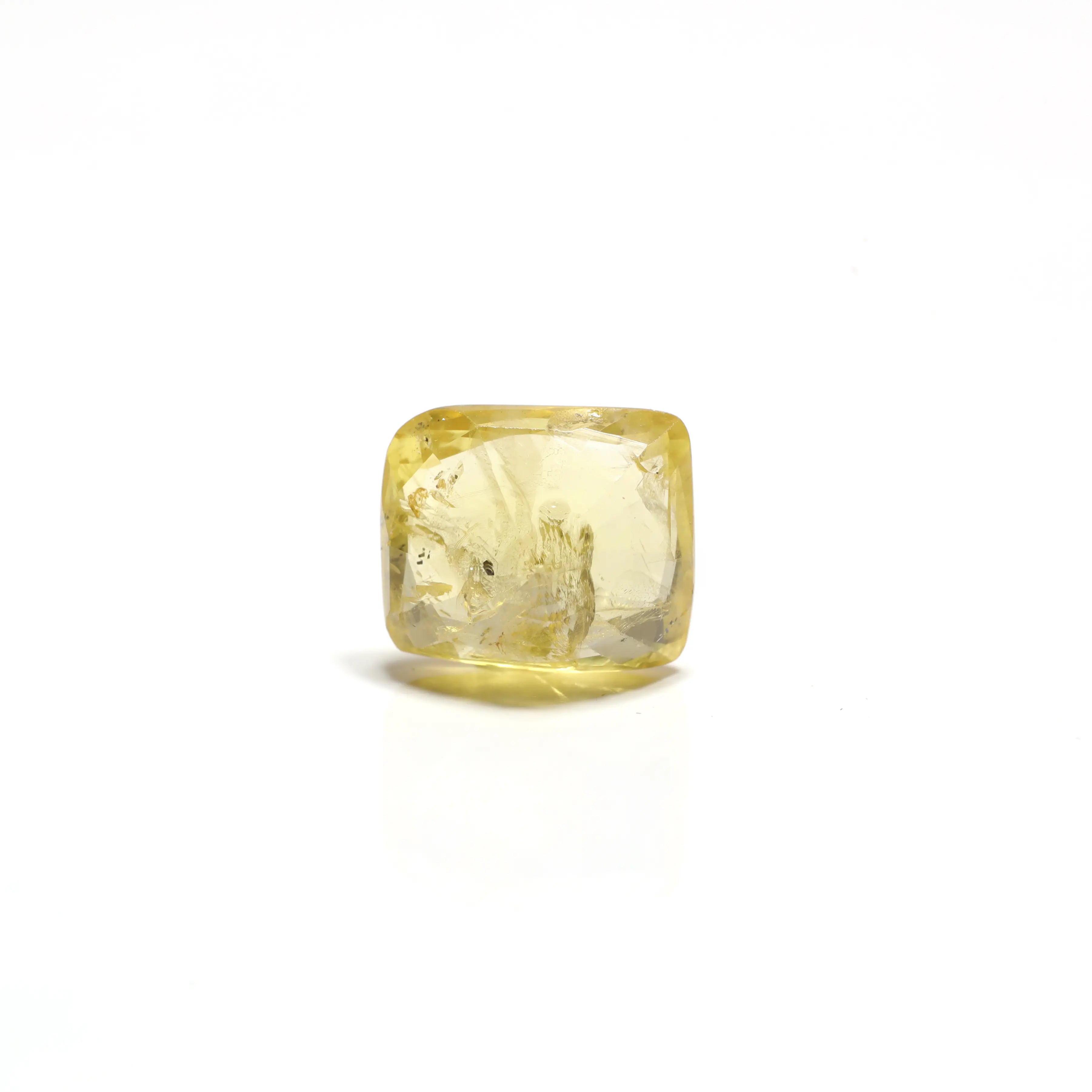Pramogh Yellow Sapphire - 4.07 Carat - view 2