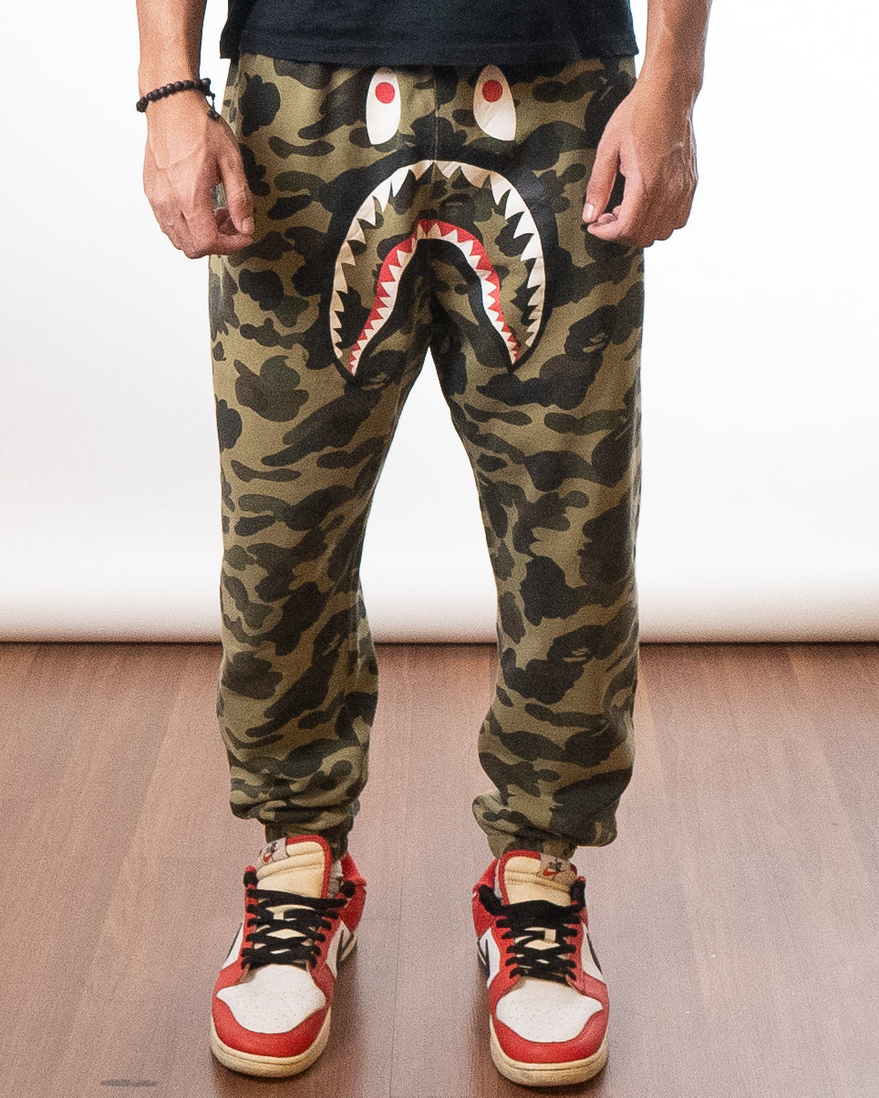 AAPE BY BATHING APE Bape 1st Camo Shark Sweat Pants