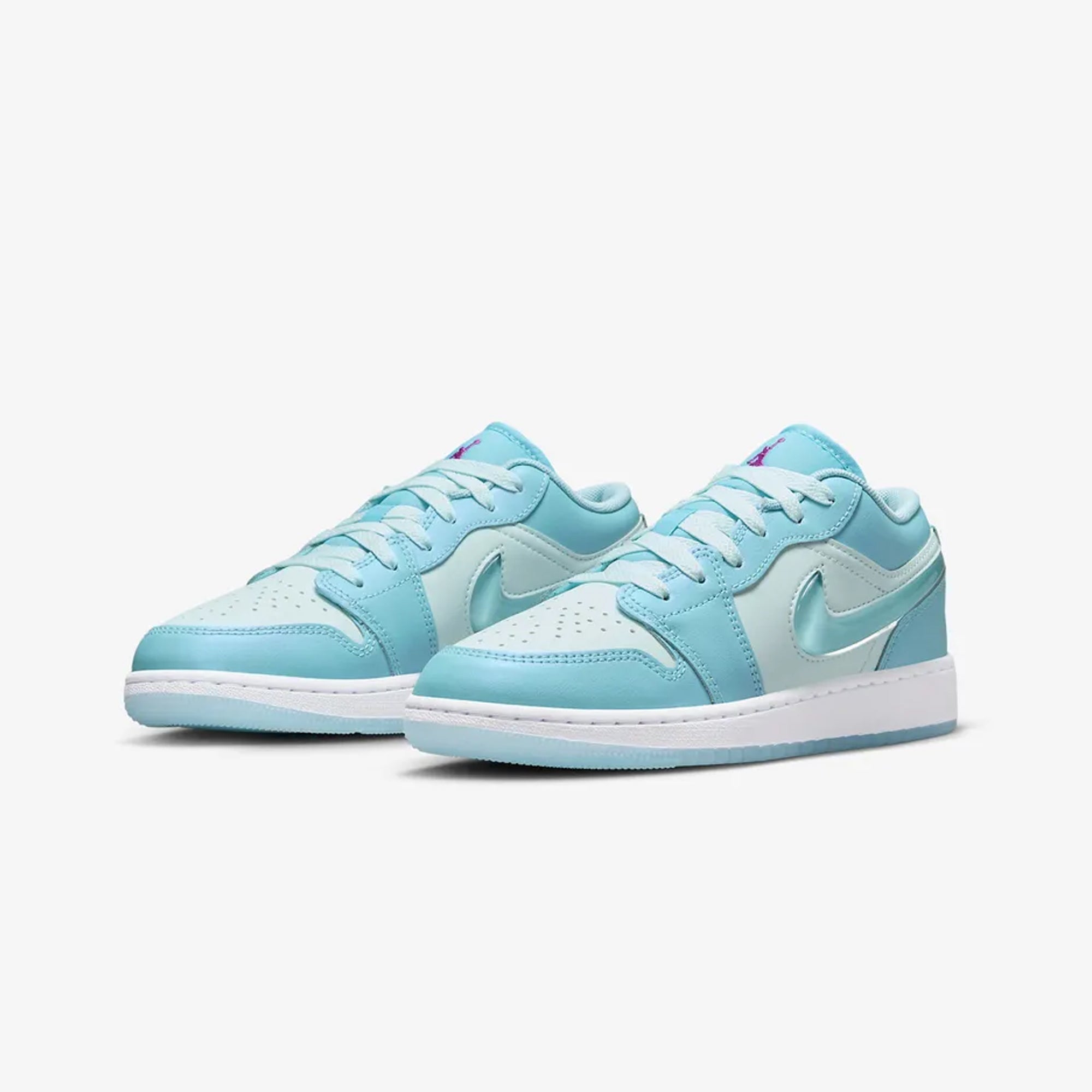 Jordan | AIR JORDAN 1 LOW SE (GS) { AQUARIUS BLUE/AQUARIUS BLUE-GLACIER BLUE - view 2