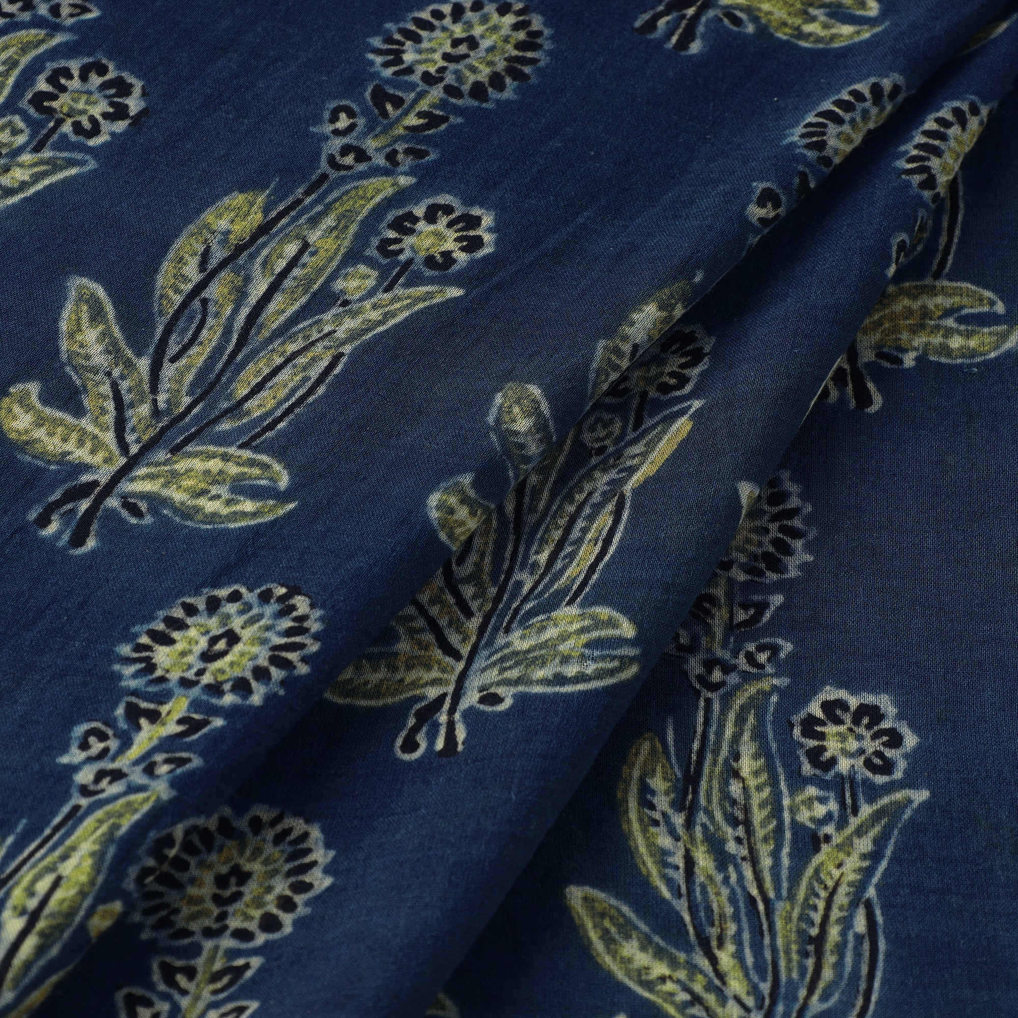 AJRAKH BY SUFIYAN ISMAIL KHATRI Blue - Ajrakh Hand Block Printed Mul Cotton Fabric 06 - view 2